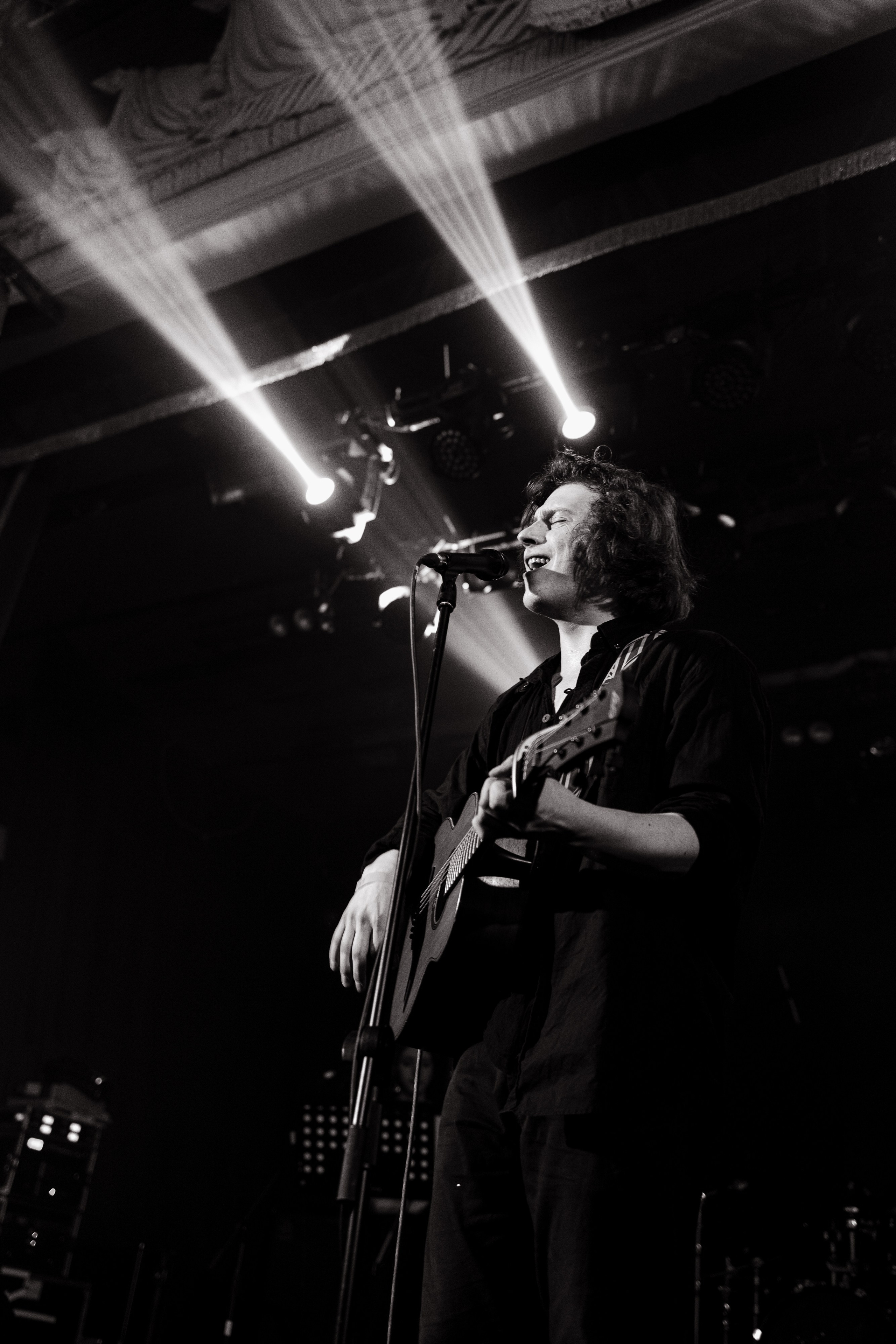 Бонд с кнопкой. Gorsvet.ph