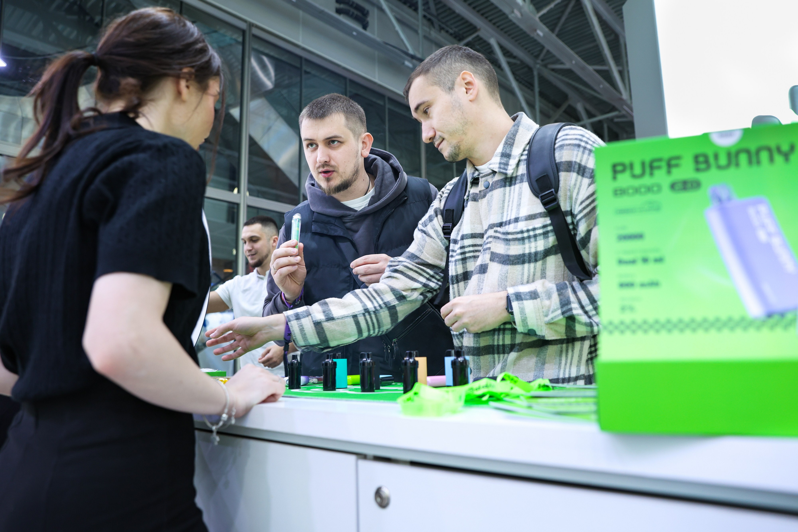 Стенд Hyppe на Vape Club Show. Фотограф Дарья Попова