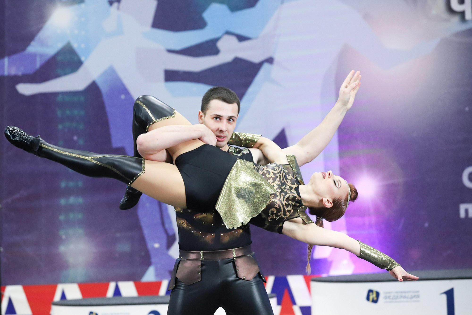 Чемпионат и Первенство Санкт-Петербурга по акробатическому рок-н-роллу. Фотограф Дарья Попова