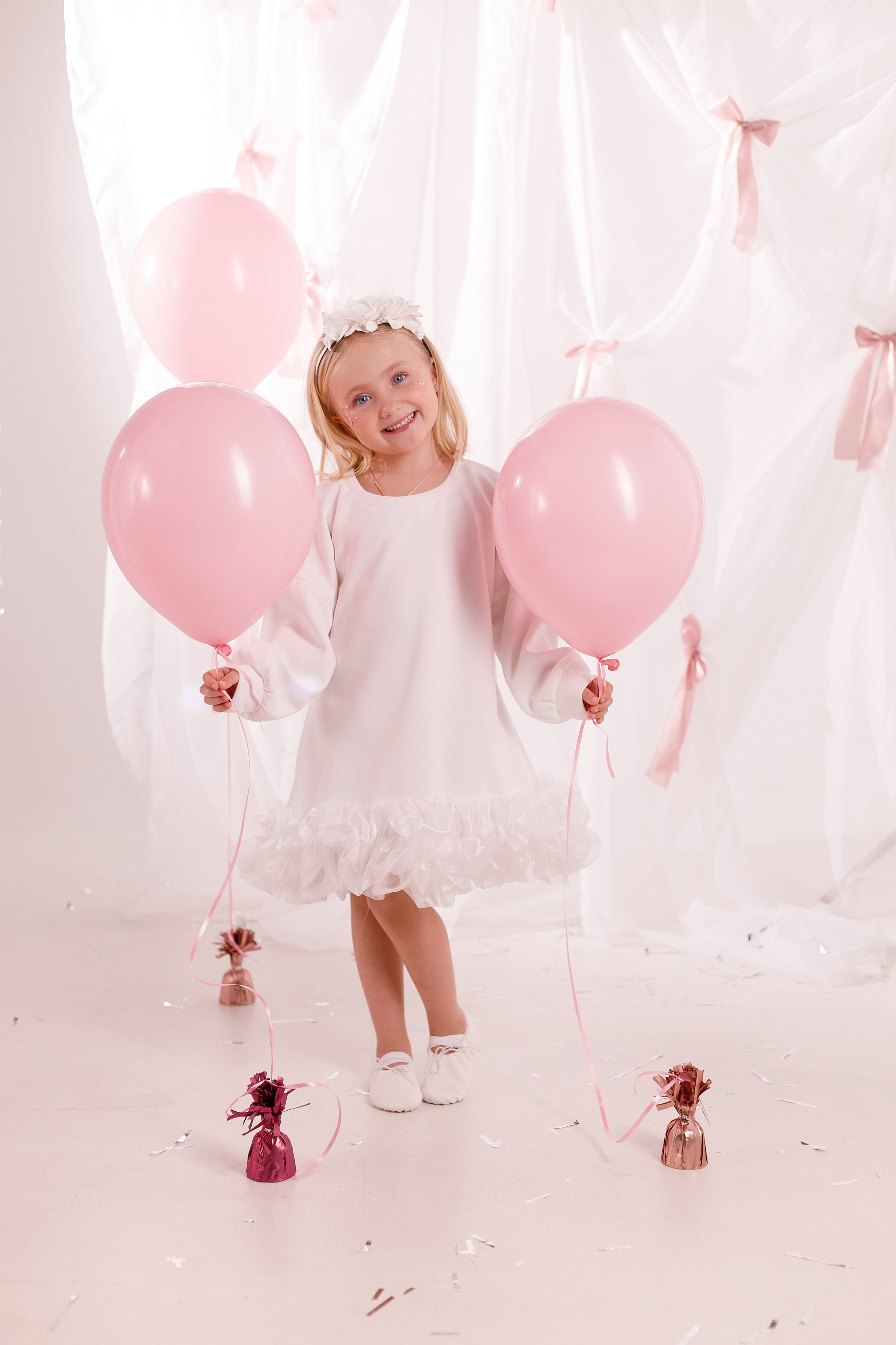 Фотосессия на День Рождения для девочек — сладкий праздник в сказочных декорациях. Детский студийный фотограф Сочи