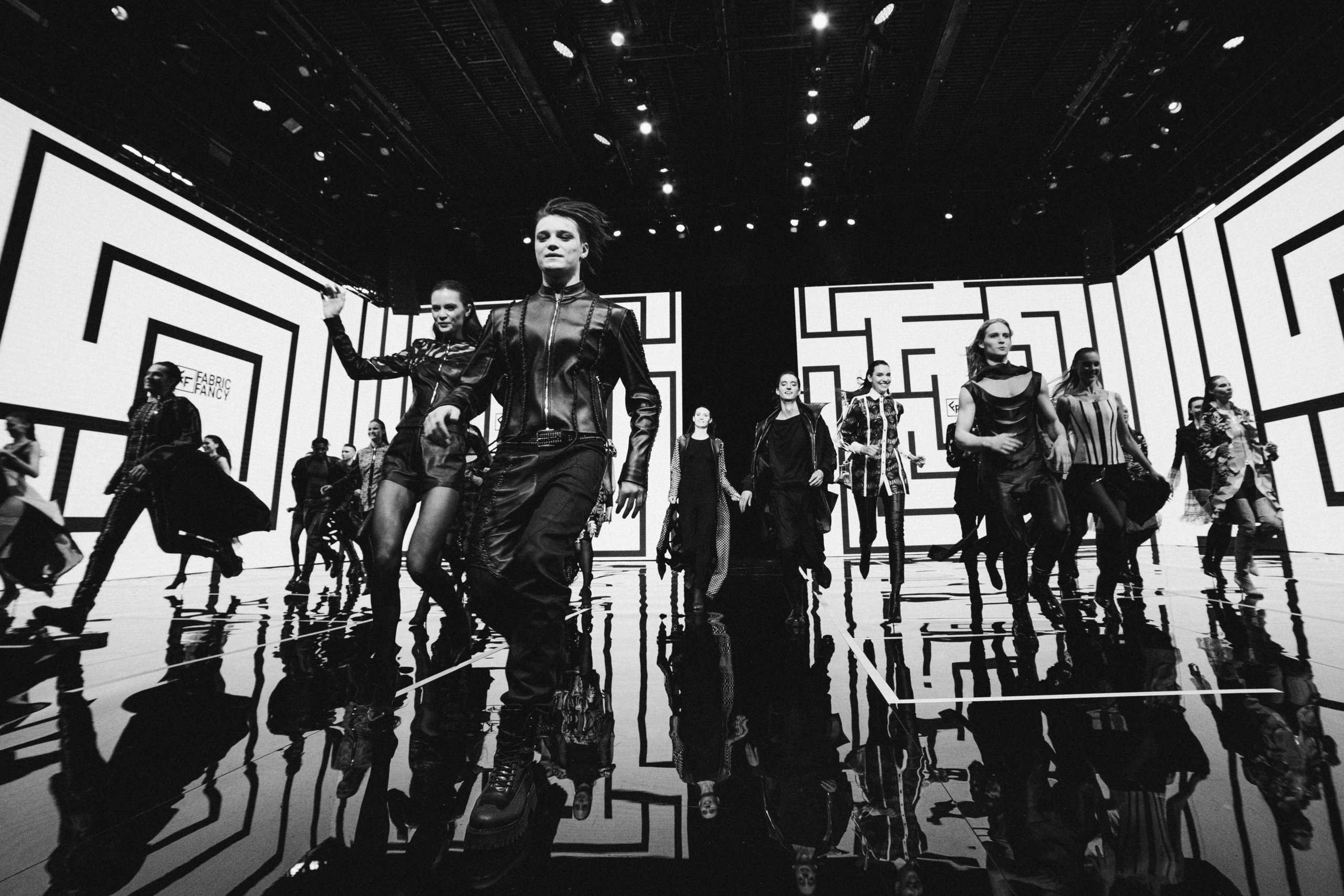 FASHION BACKSTAGE CHAPURIN and FABRIC FANCY SPbFW 2024. Репортажный и студийный фотограф в Санкт-Петербурге Марк Скворцов