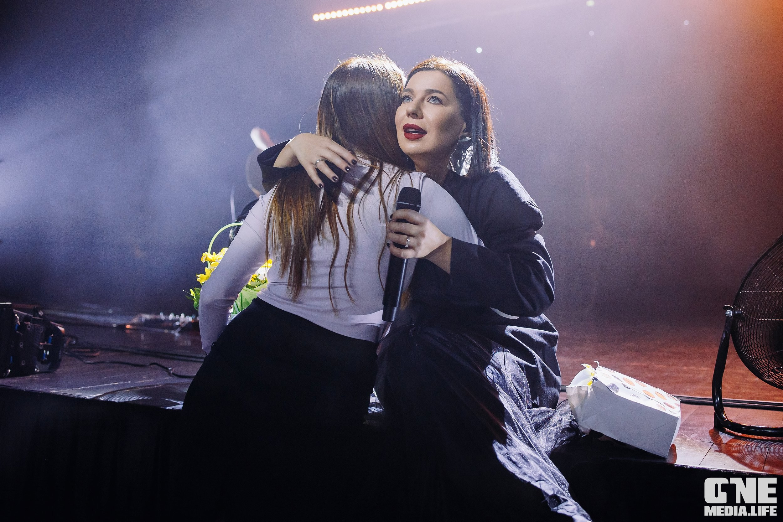 Фоторепортаж с концерта Ёлки. One Media Life: фоторепортажи, фотоотчеты с мероприятий и заведений