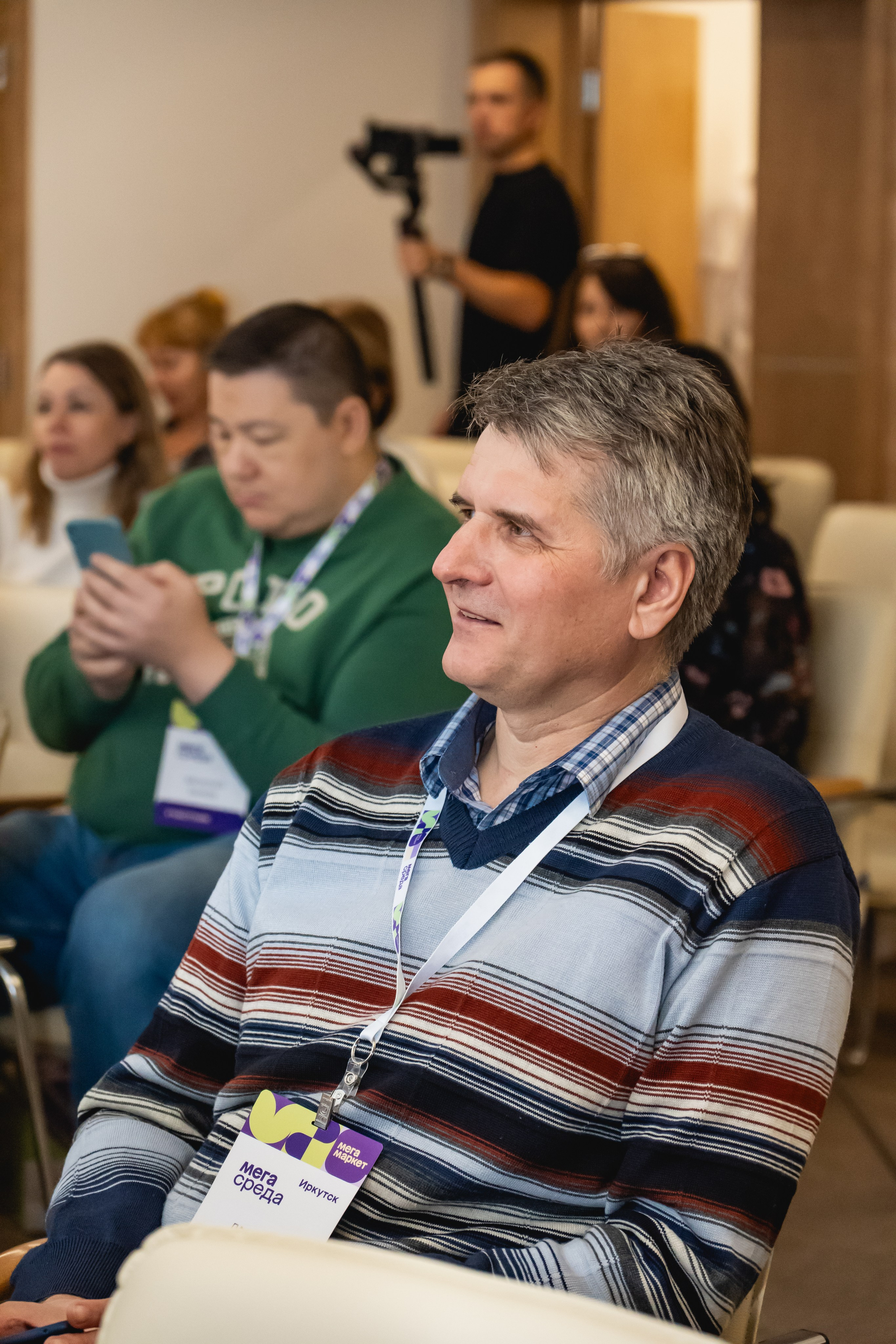 Мегасреда. Занимаюсь профессиональной фотографией и живу рядом с Байкалом. Работаю в разных жанрах