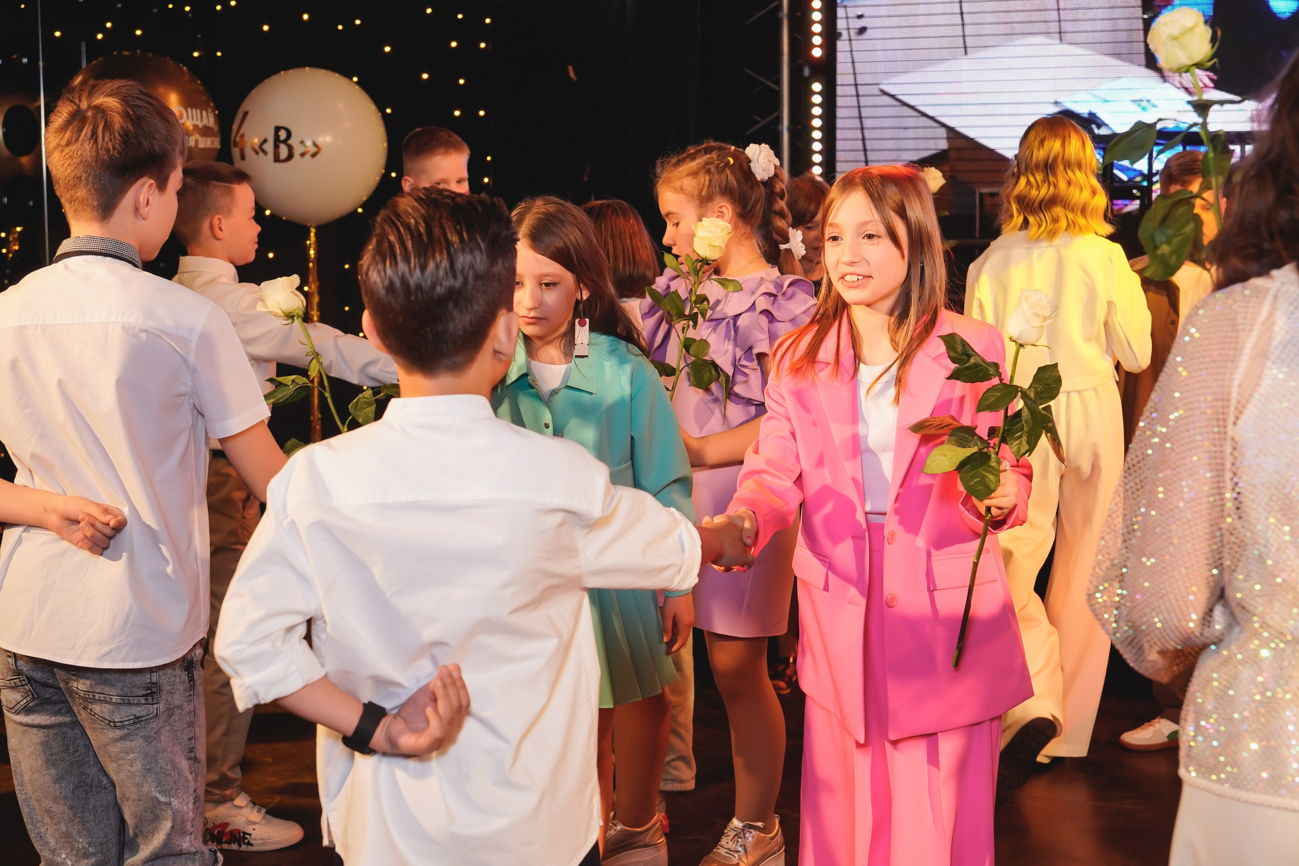 Выпускной. Занимаюсь профессиональной фотографией и живу рядом с Байкалом. Работаю в разных жанрах