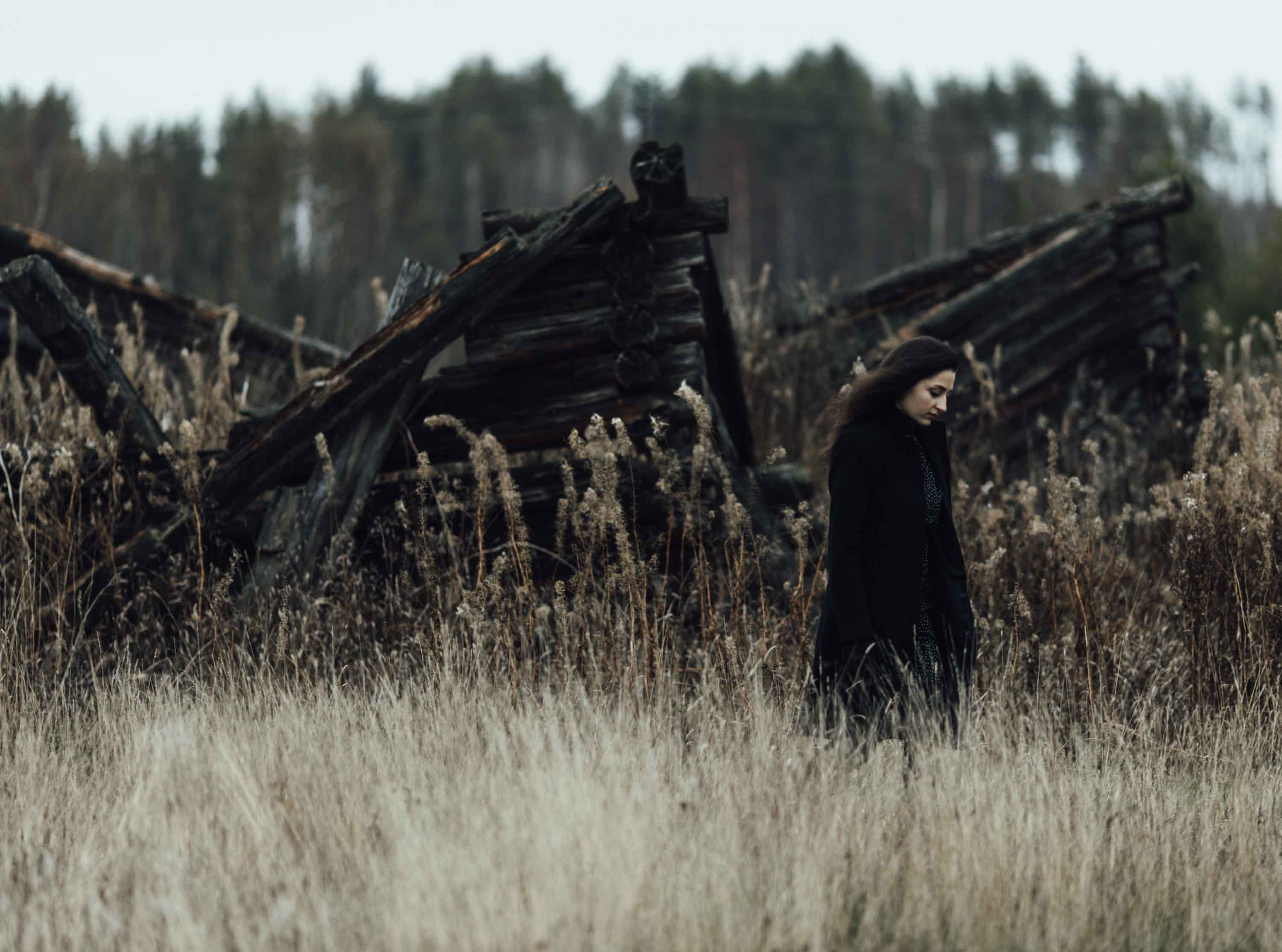 Портрет на руинах. Наталия Клевинскас портретный фотограф в Костроме