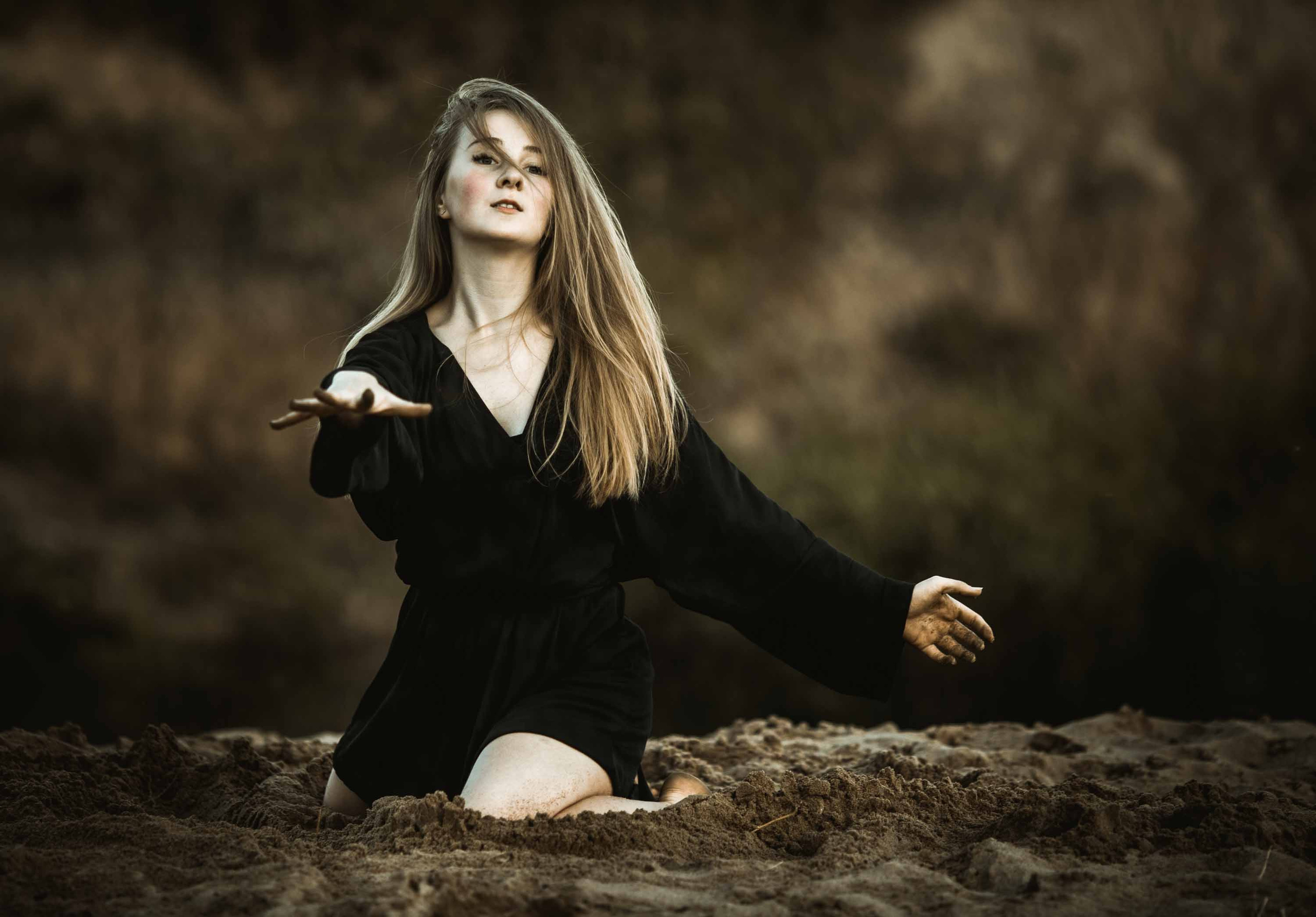 Девушка с ромашками. Наталия Клевинскас портретный фотограф в Костроме