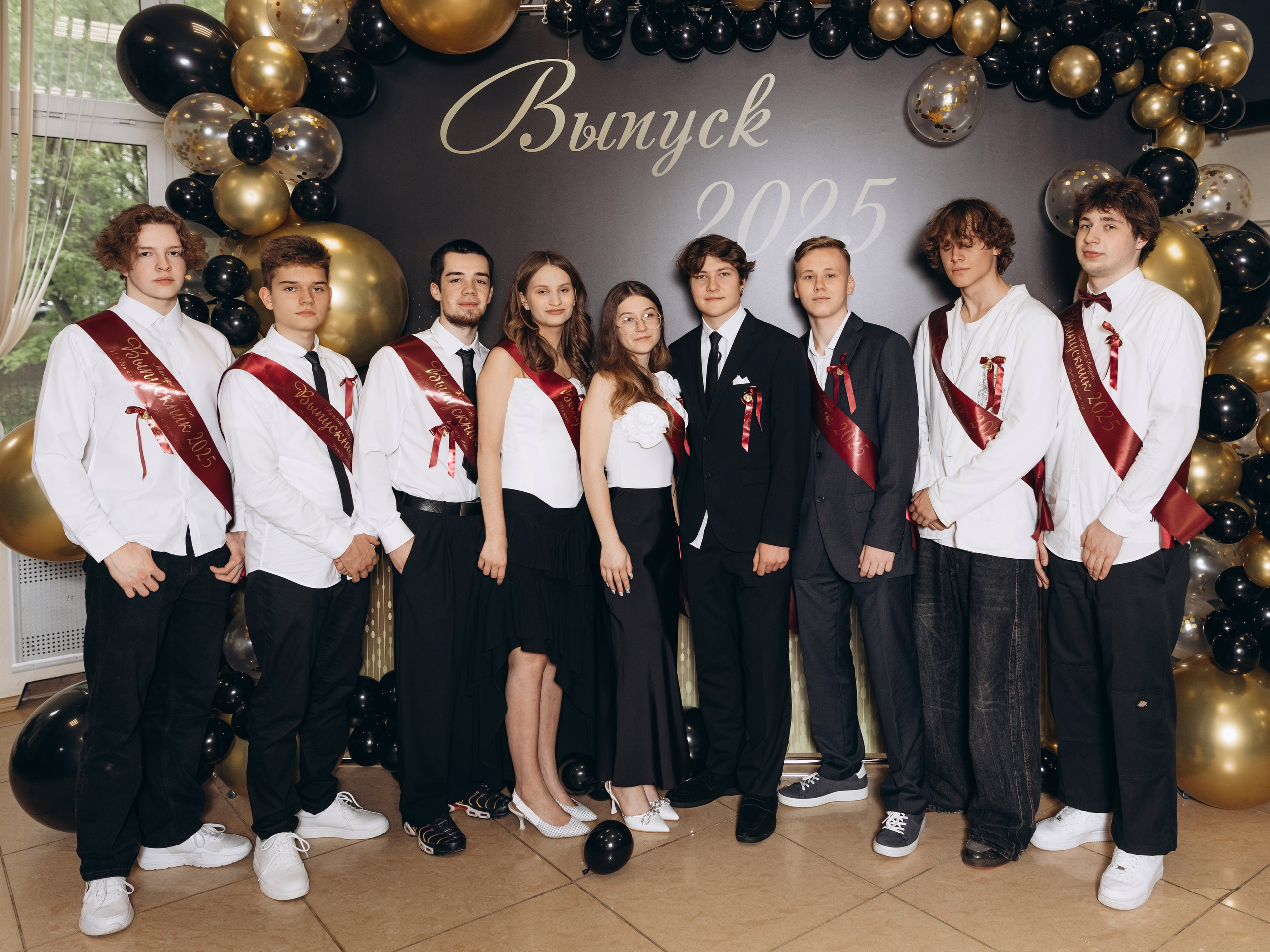 Последний звонок концерт+ фотозона. Фотограф Людмила Оюн