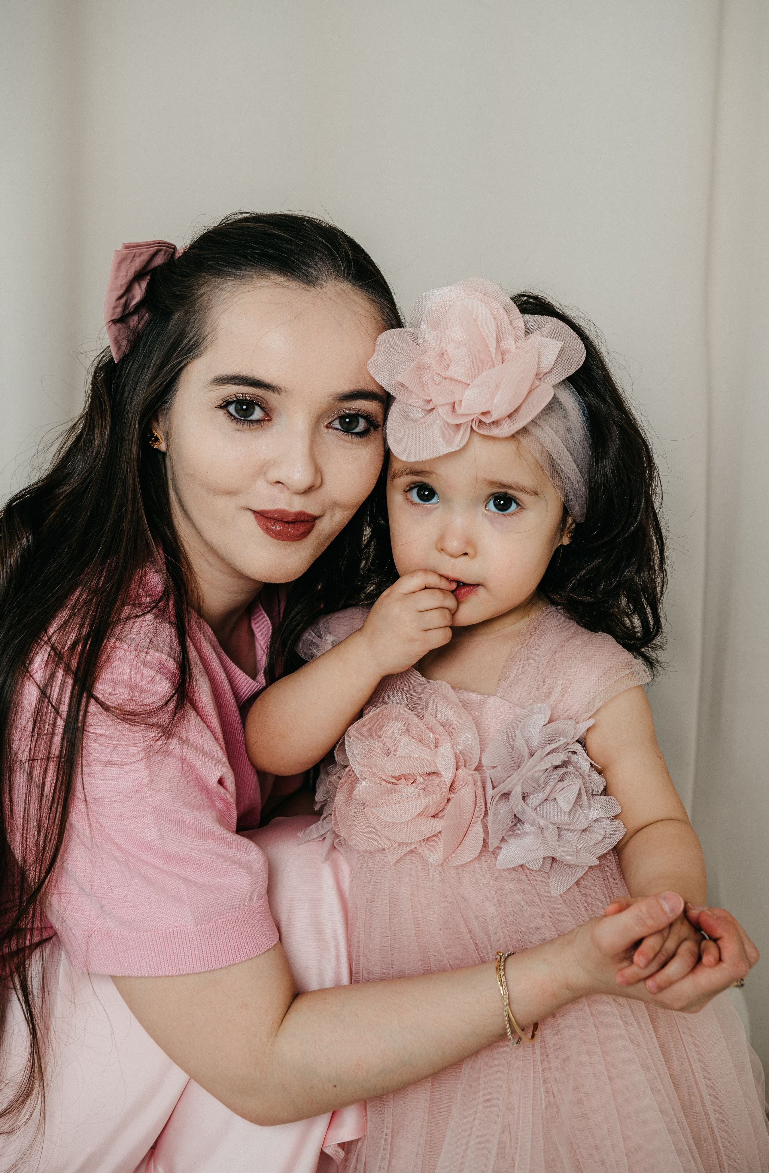 Майя с семьей. Фотограф на выписку из роддома в Москве и МО