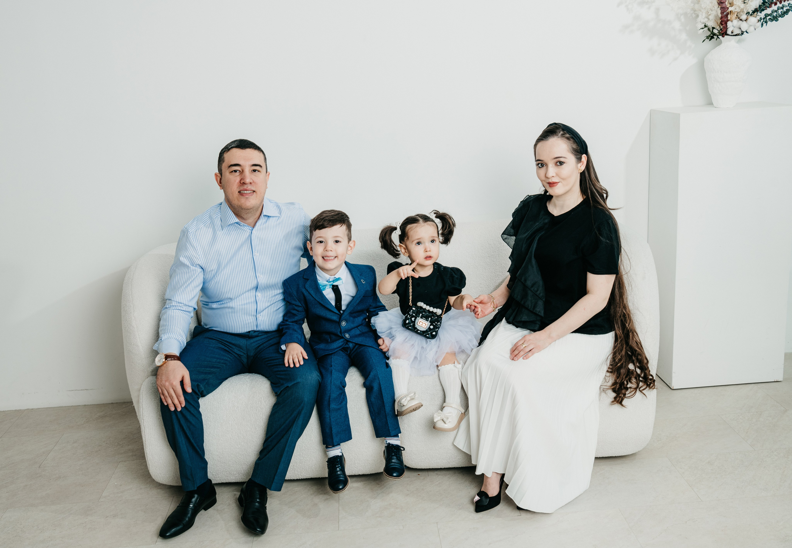 Майя с семьей. Фотограф на выписку из роддома в Москве и МО