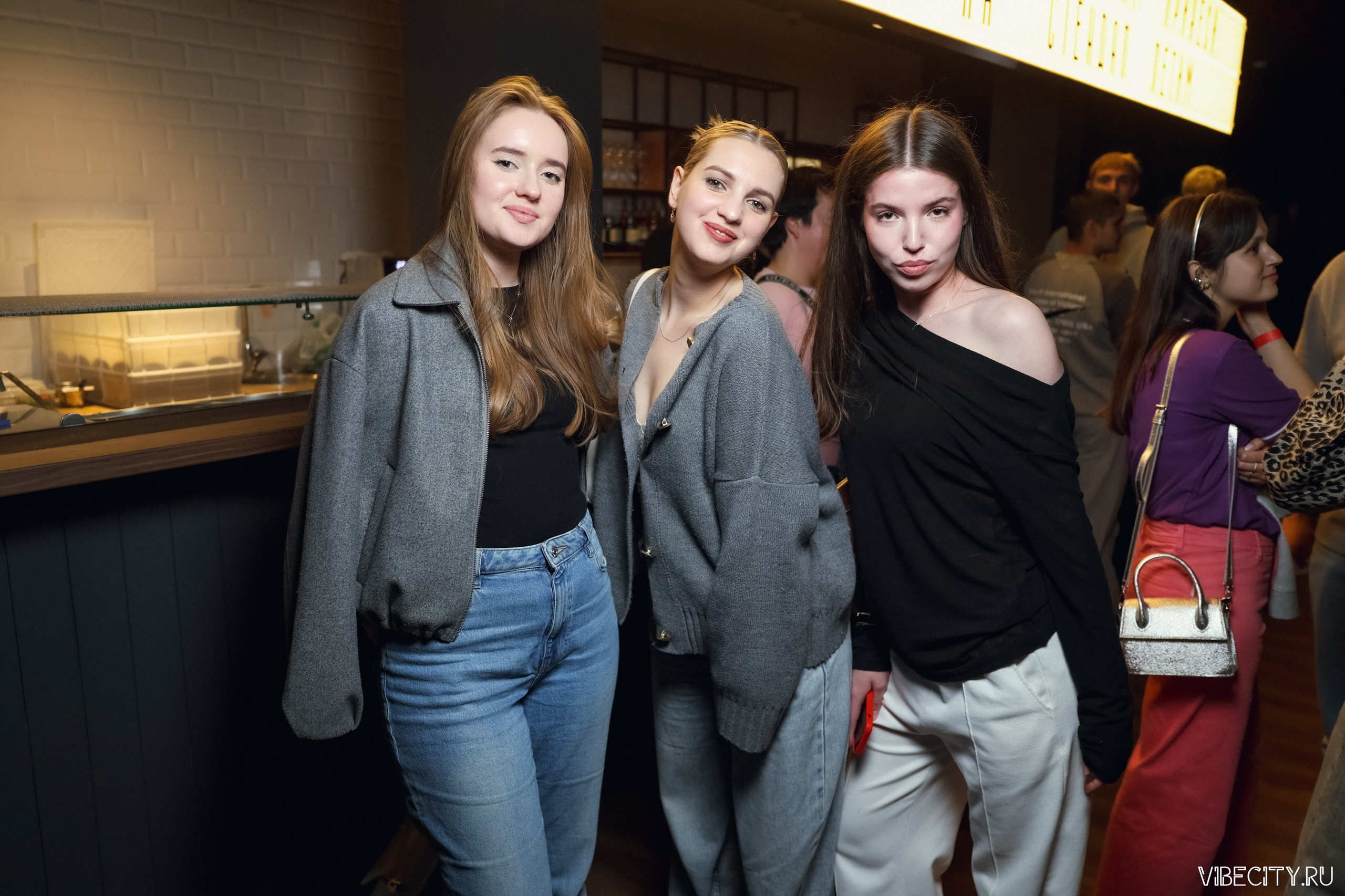 Стендап клуб Локация. VIBECITY.RU Вайб Сити Ру Фоторепортажи Фотоотчеты Калининград