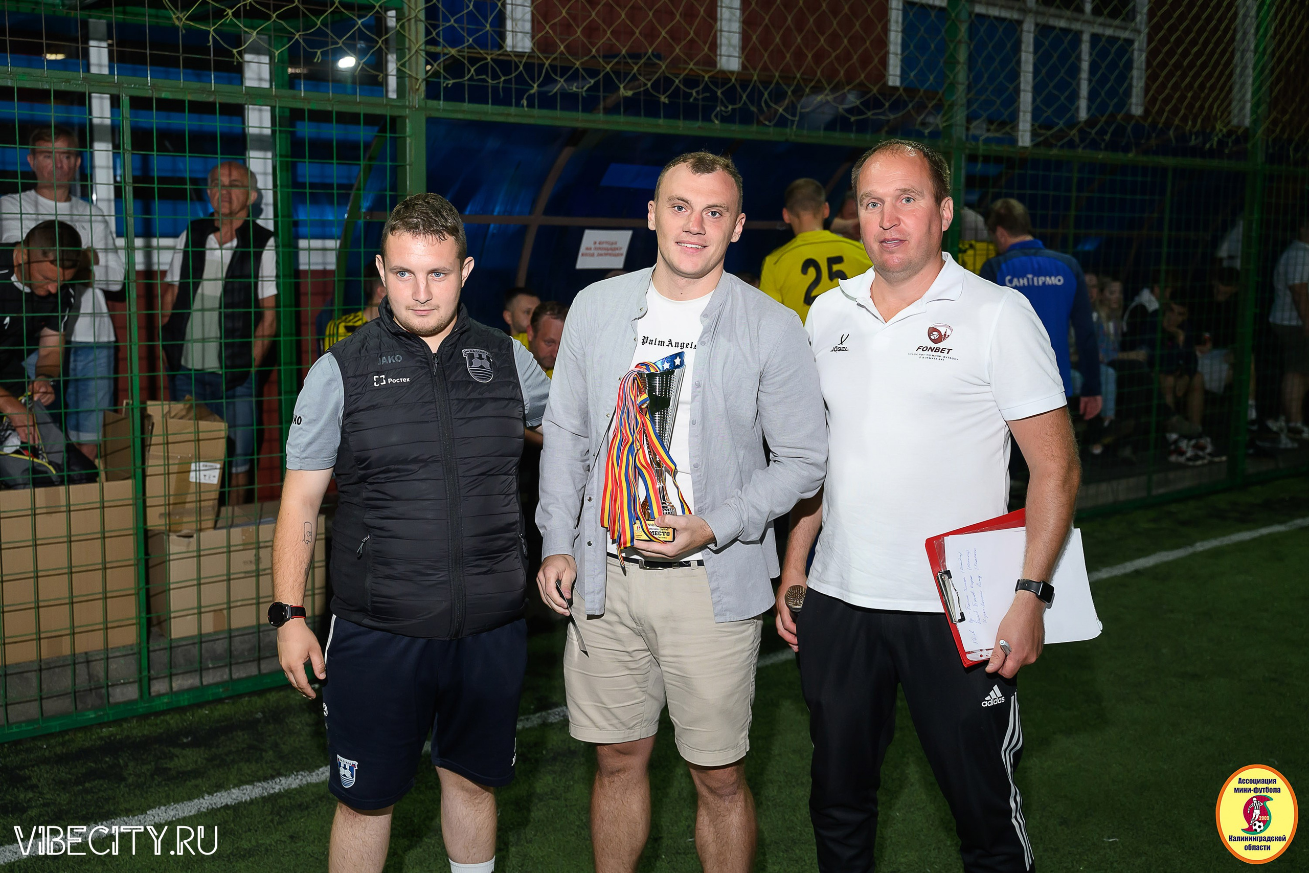 ФИНАЛЬНЫЕ ИГРЫ КУБКА МИНИ-ФУТБОЛЬНОЙ ЛИГИ И КУБКА КОРПОРАТИВНОЙ МФЛ 2025. VIBECITY.RU Вайб Сити Ру Фоторепортажи Фотоотчеты Калининград