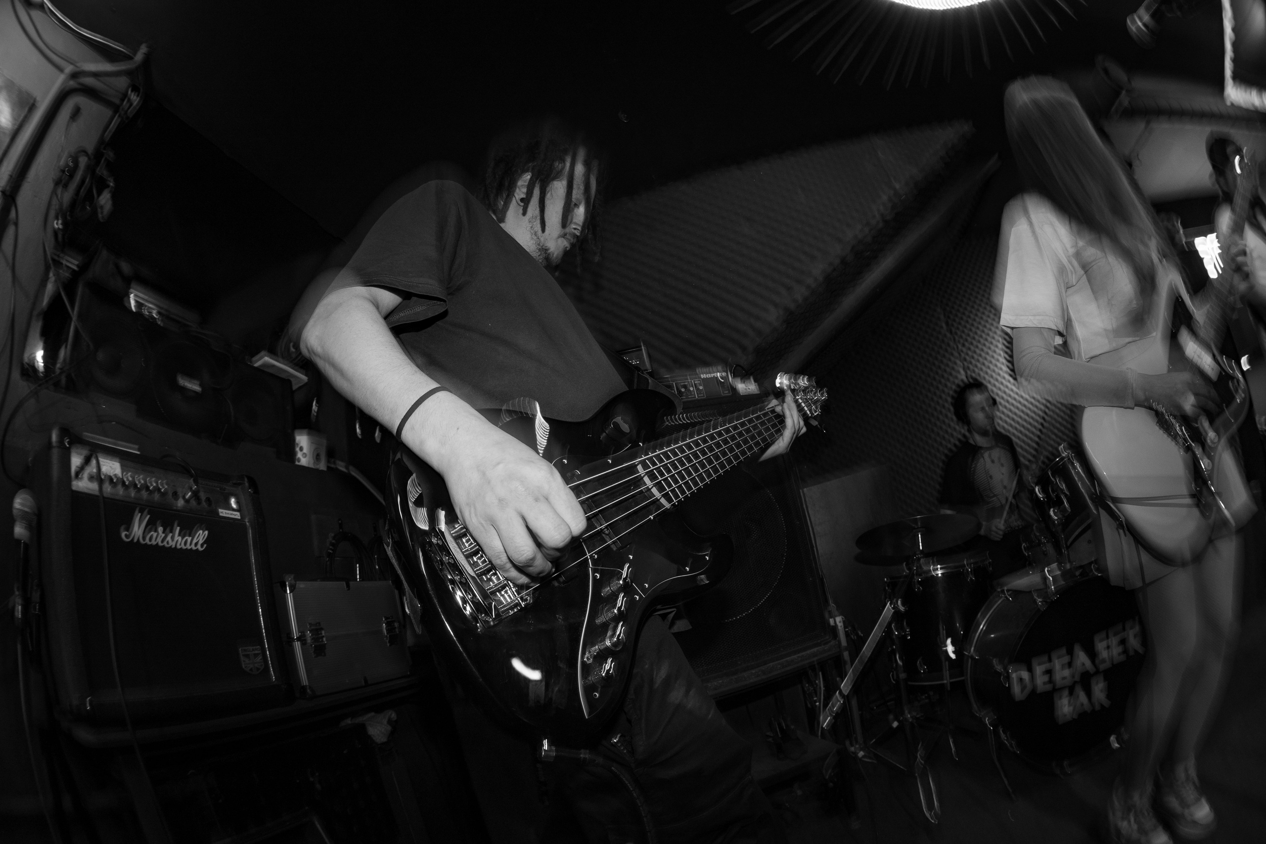 Сатива|Debaser. Концертный и репортажный фотограф в Санкт-Петербурге Слава Пахомов