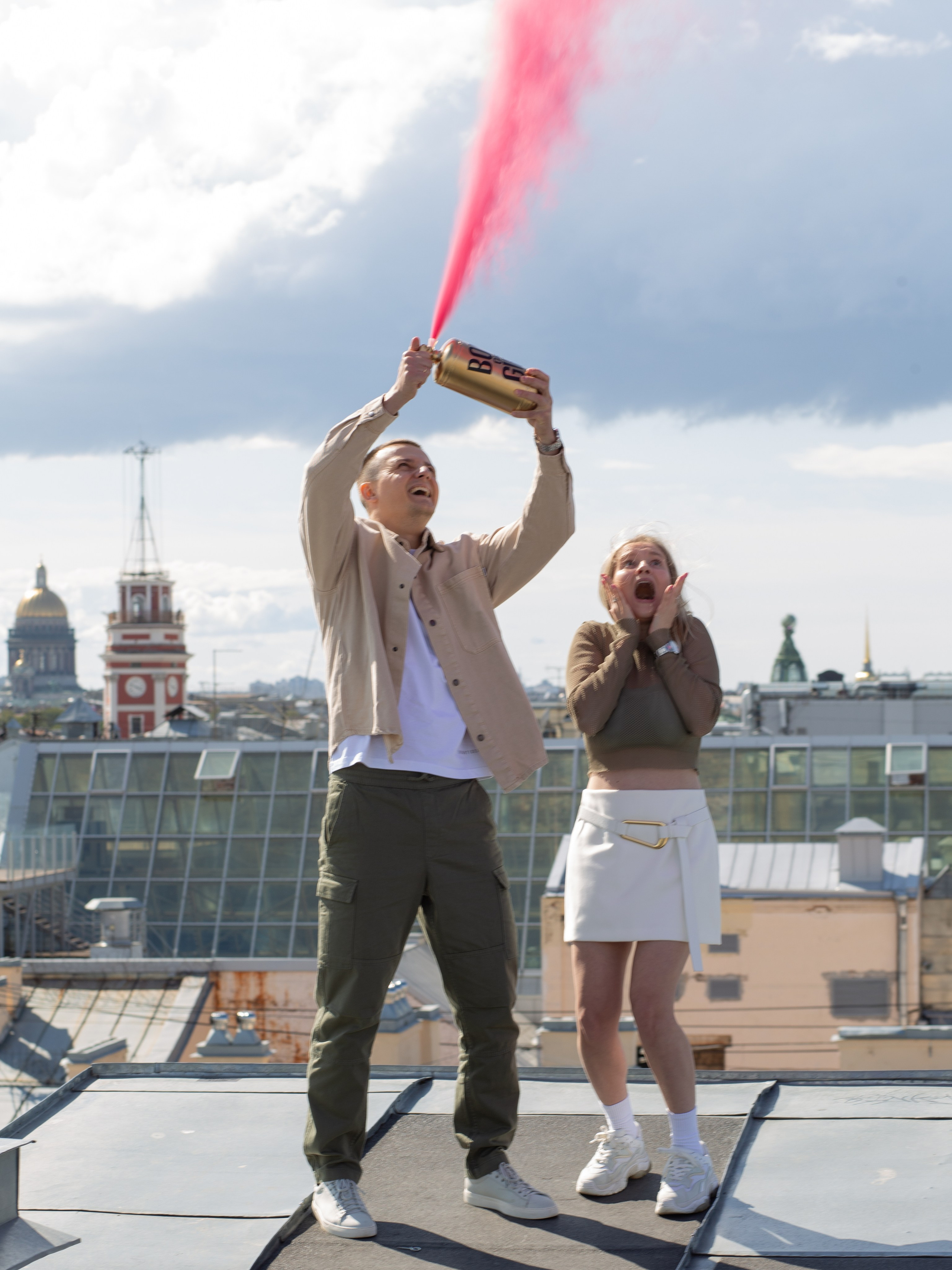 Кристина и Саша. Гендер пати. Главная