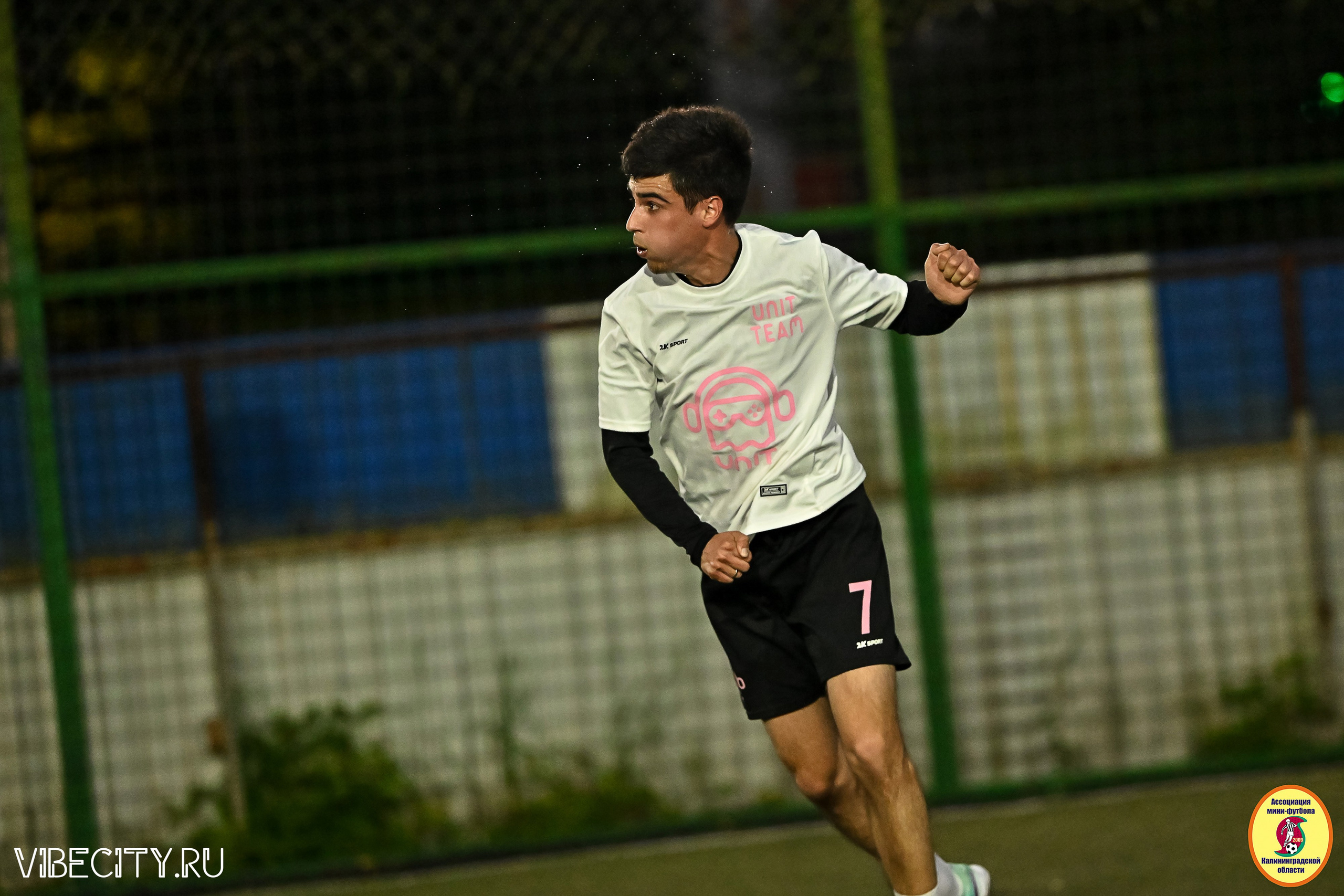 ИГРЫ МИНИ-ФУТБОЛЬНОЙ И КОРПОРАТИВНОЙ ЛИГИ. VIBECITY.RU Вайб Сити Ру Фоторепортажи Фотоотчеты Калининград