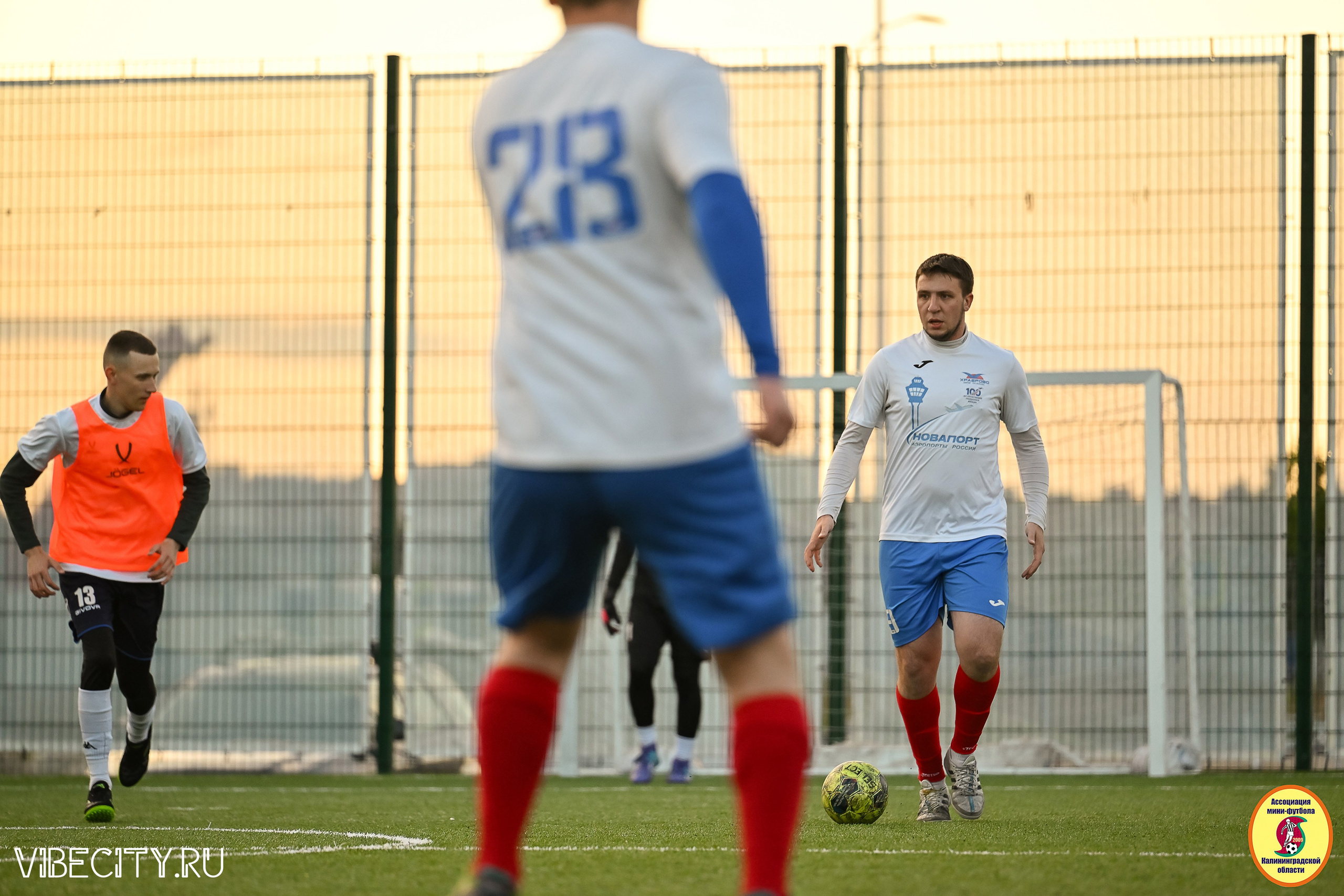 ИГРЫ МИНИ-ФУТБОЛЬНОЙ И КОРПОРАТИВНОЙ ЛИГИ. VIBECITY.RU Вайб Сити Ру Фоторепортажи Фотоотчеты Калининград