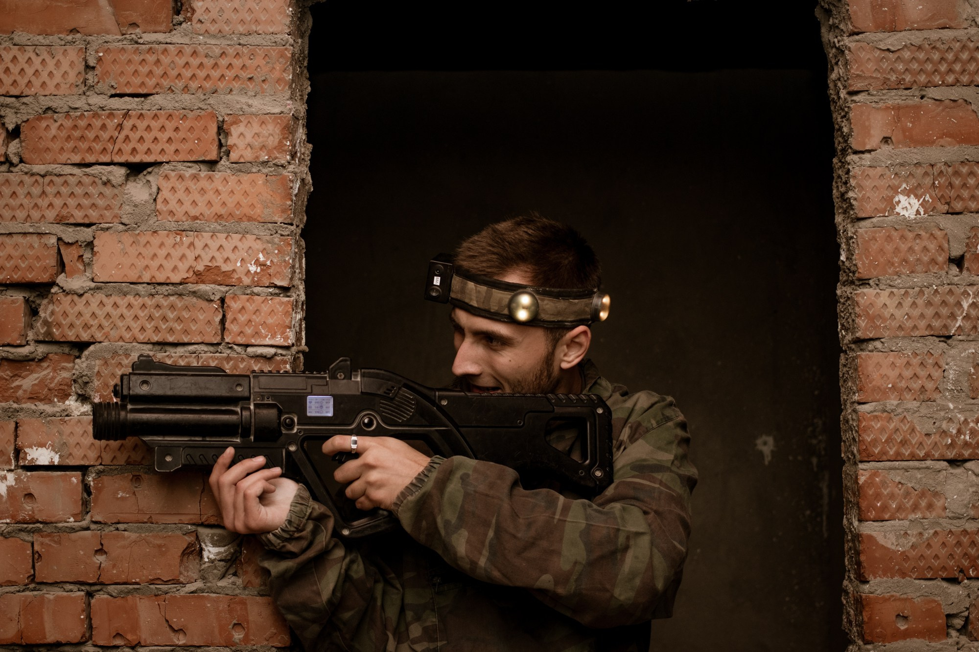 Лазертаг на заводе ЗИП. Репортажный, промышленный и маркетплейс-фотограф Дмитрий Чернат
