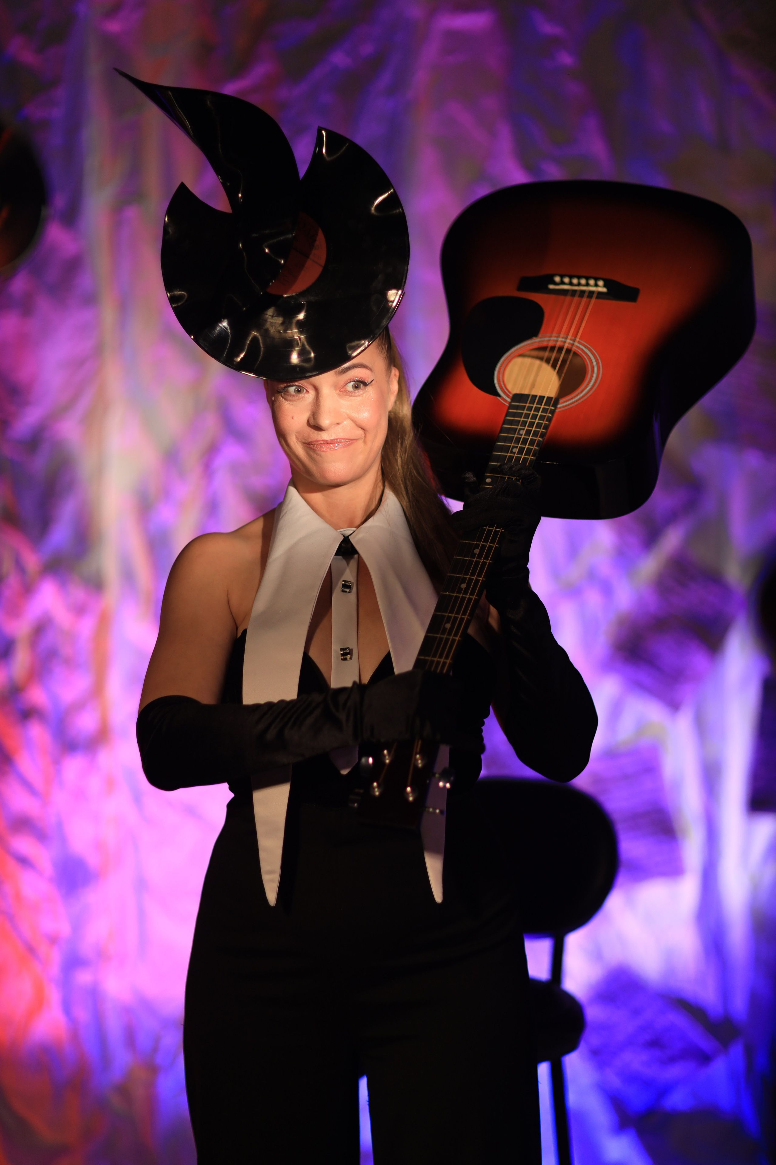 Гитара. Съемка в студии под ваш запрос, студийные съемки, фотографии архитектурных объектов — Александр Евстигнеев — фотограф Москва