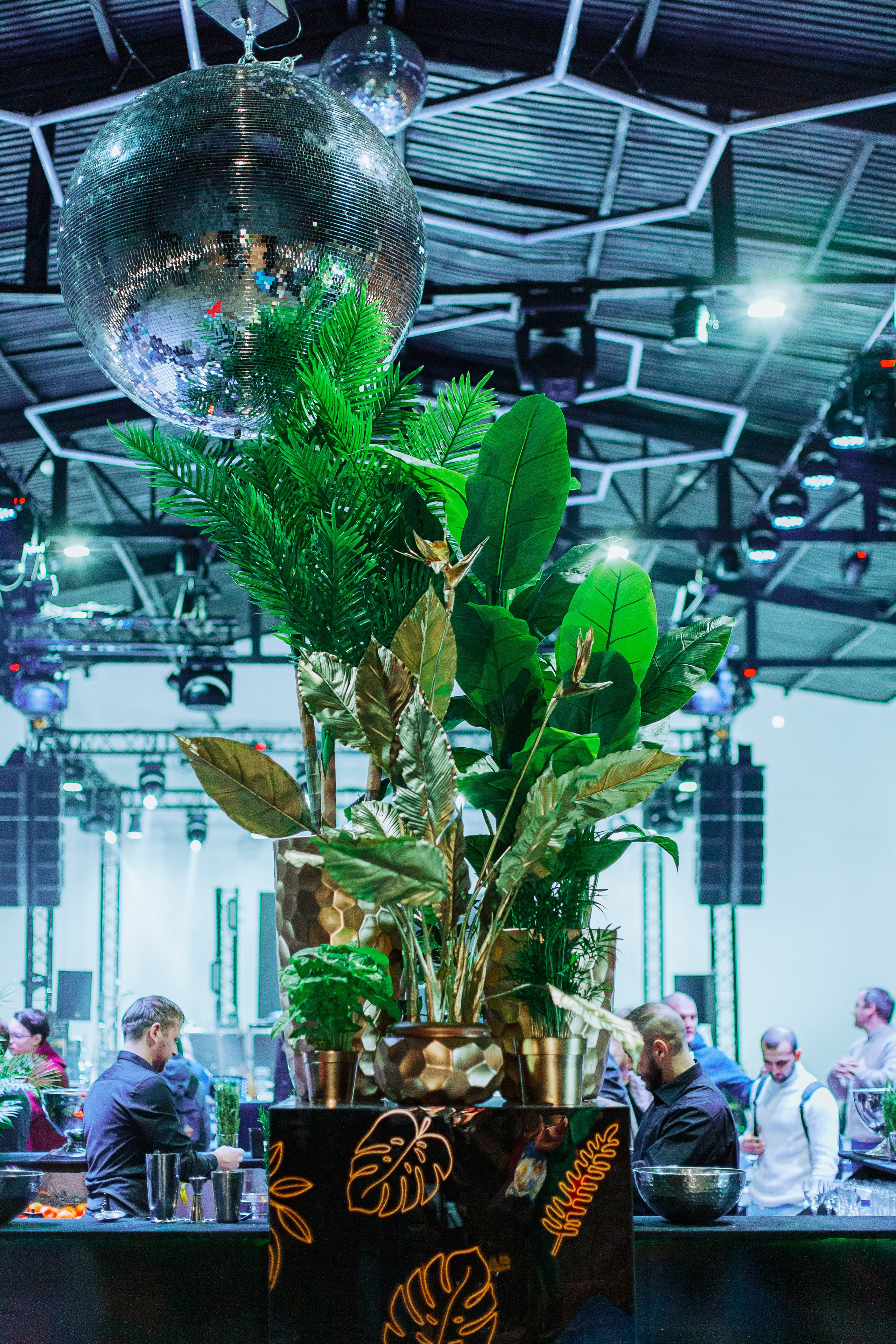 Бал выпускников. Kirillova Studio — мастерская декора и событий Юли Кирилловой