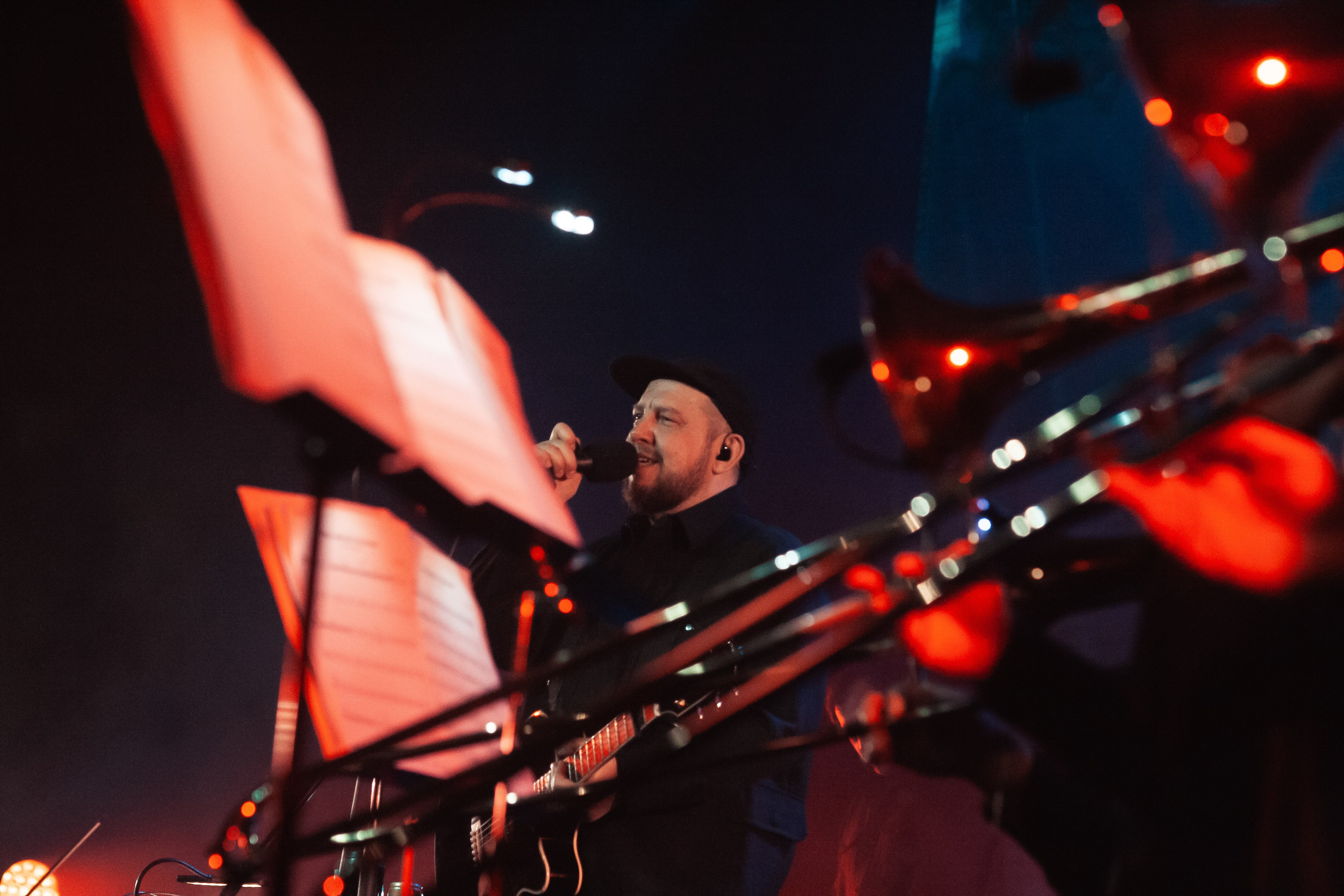 Сергей Бобунец с оркестром, Гранд холл Сибирь, 18.03.2026. Фотограф Регина Крикунова г. Красноярск