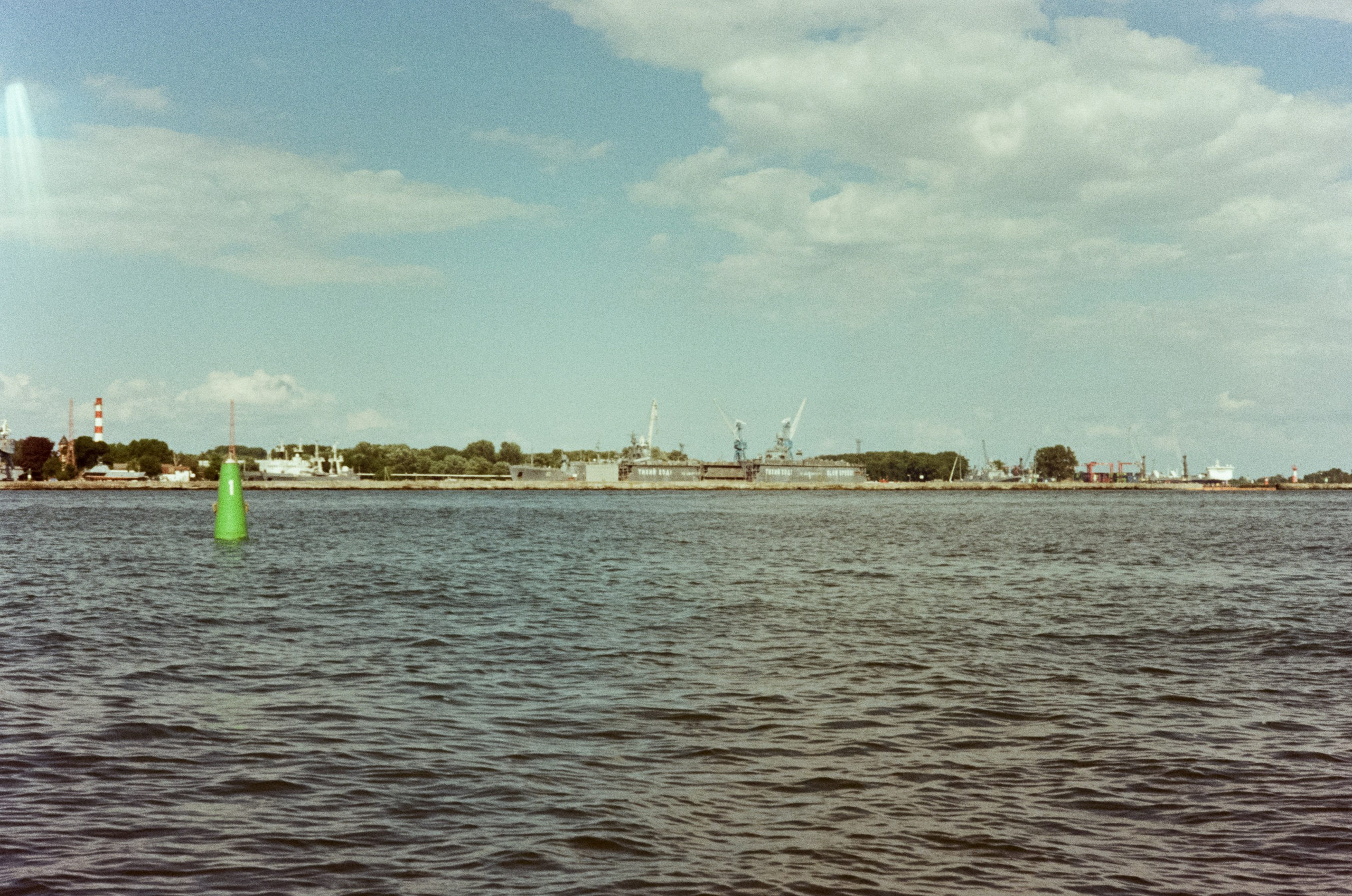 Прогулка на катере по Калининградскому заливу. Алые паруса. Фотограф-документалист Мария Осокина