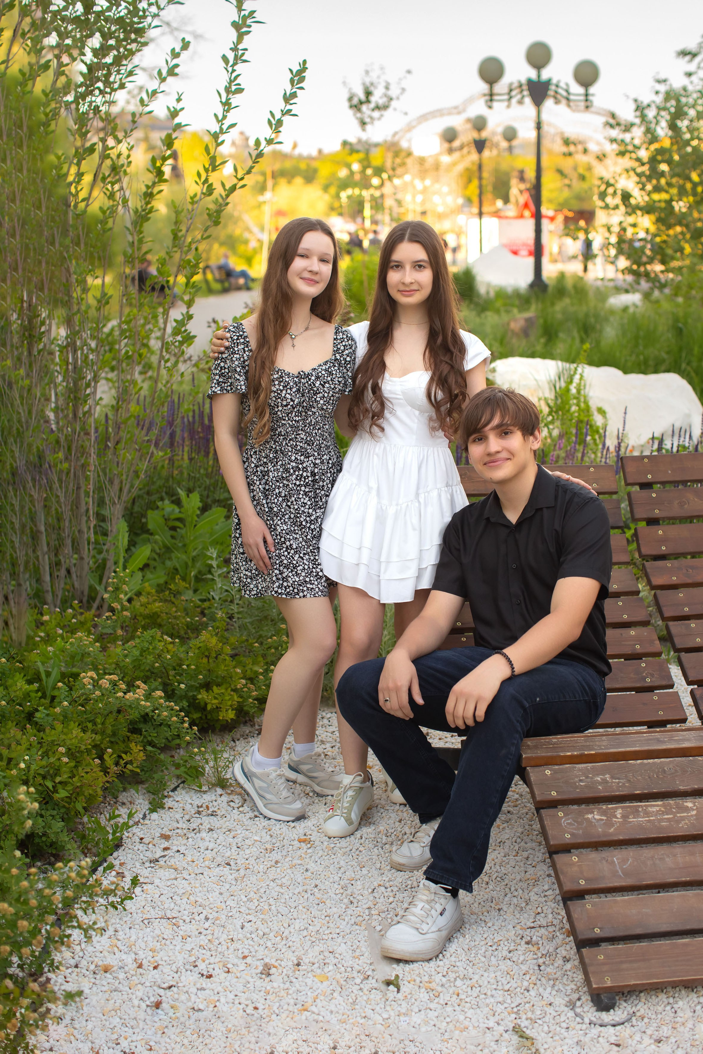 Уличная фотосессия выпускников. Школьные выпускные альбомы в Белгороде