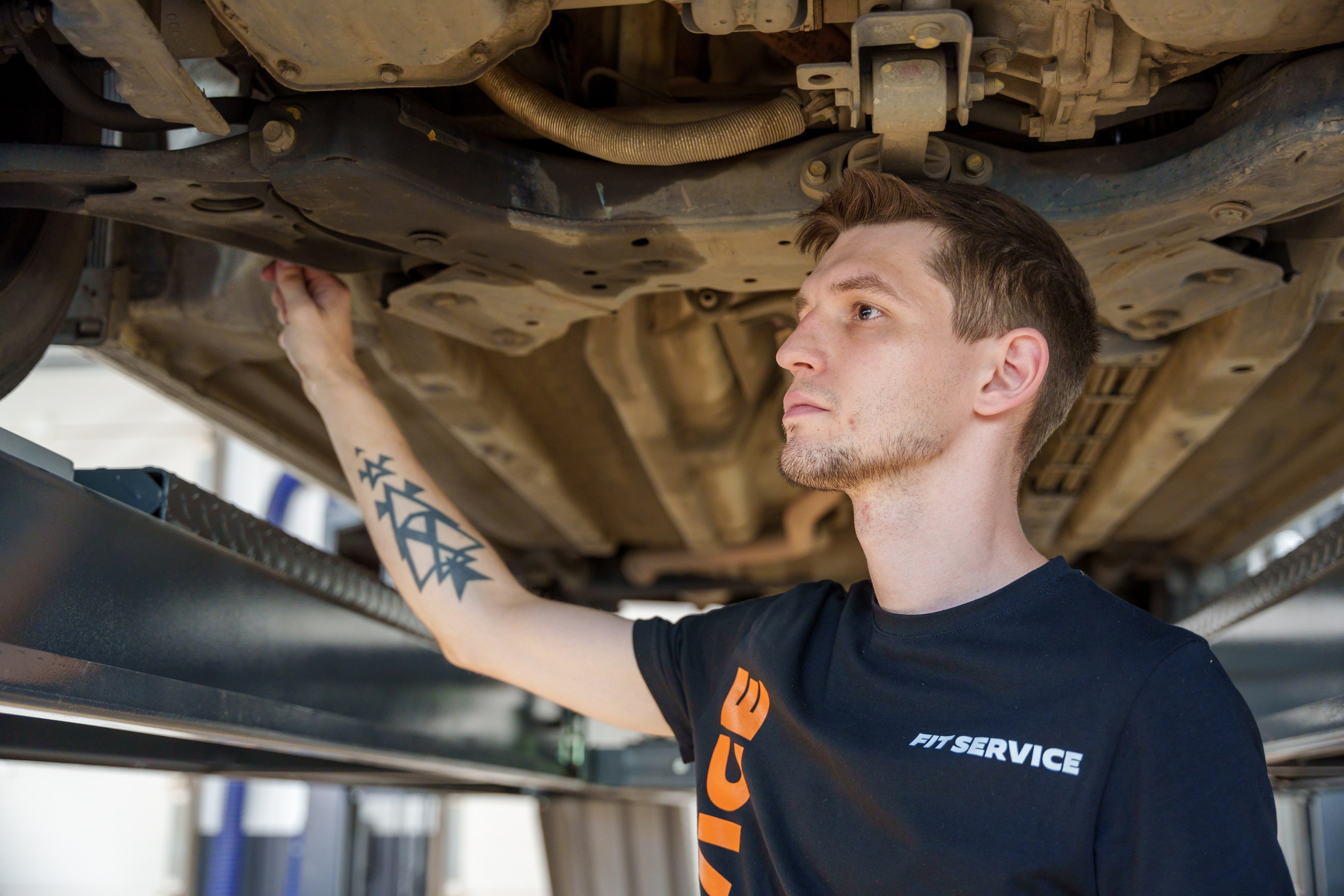 Интерьерная фотосъемка автосервиса Fit Service в Краснодаре — Профессиональная фотосъемка интерьера техцентра в Краснодаресеть СТО. Шедевры для Вас! Фотограф и Видеограф в Краснодаре Пахиев Руслан