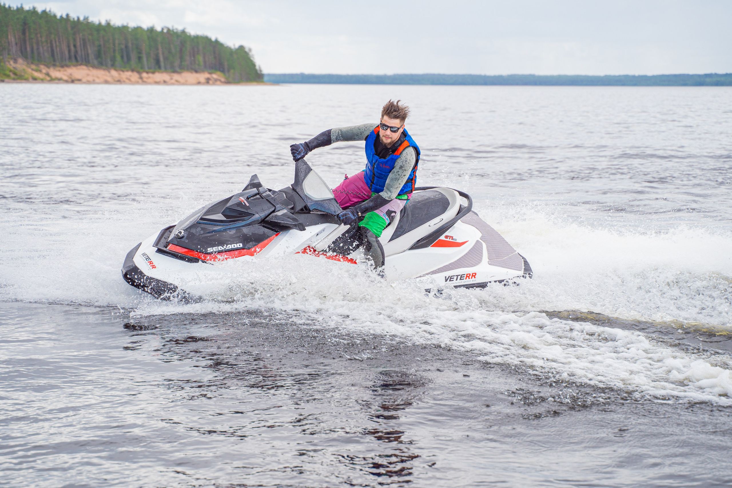 Гидровыезд в Коневский мужской монастырь. Свадебный, семейный, портретный, репортажный фотограф в Санкт-Петербурге