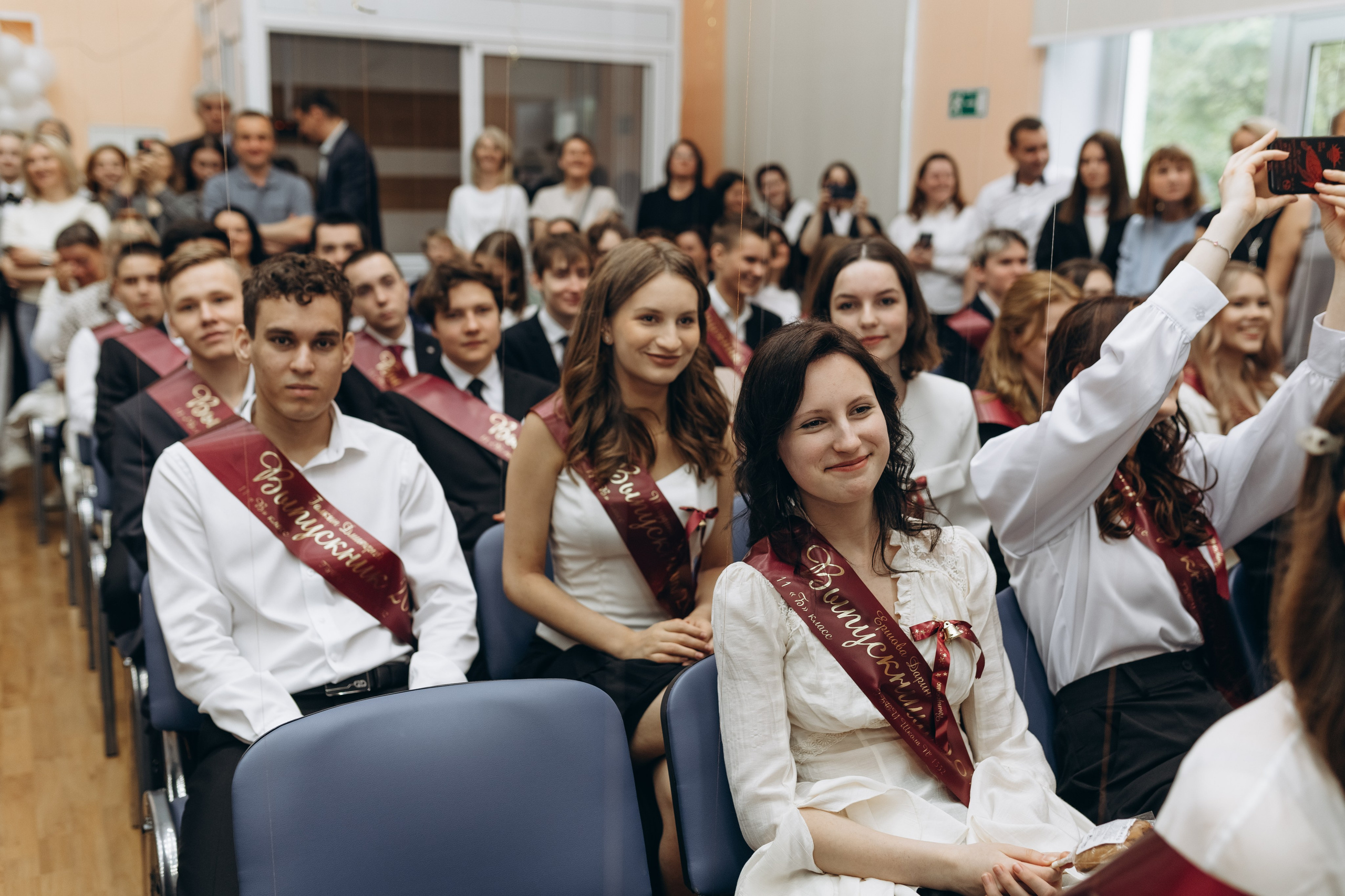 Последний звонок концерт+ фотозона. Фотограф Людмила Оюн