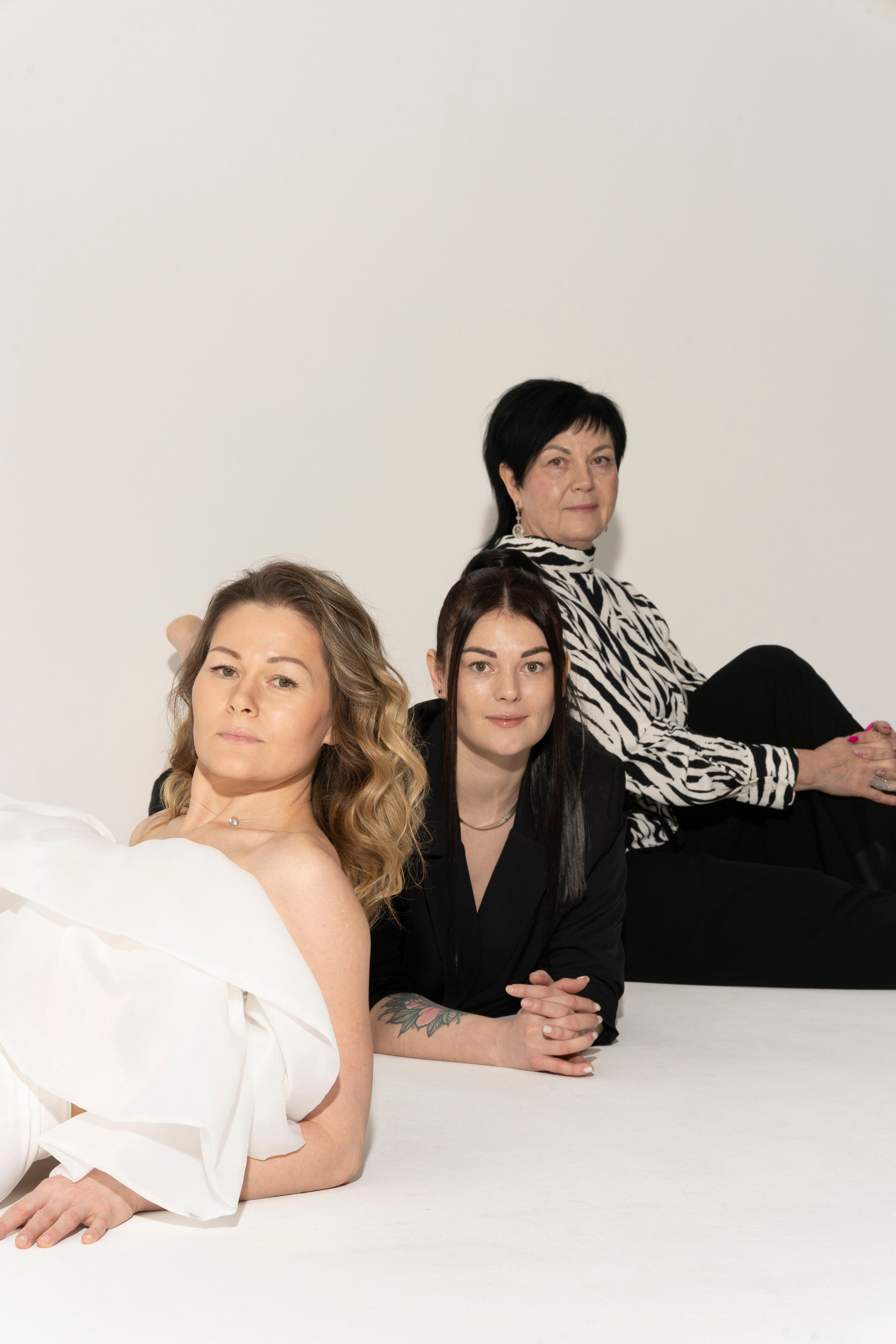 Елена, Валерия и Евгения. Главная