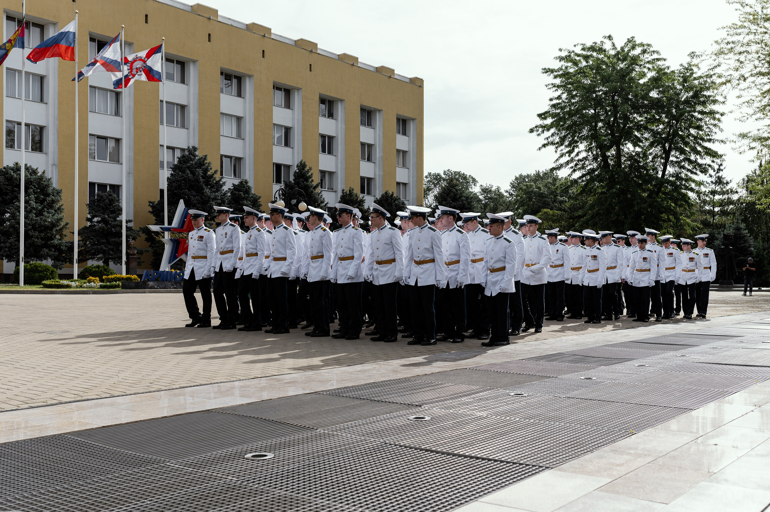 Последний звонок. Краснодарское Кадетское училище. Профессиональная фотосессия в Краснодаре | Фотограф Денис Труфанов