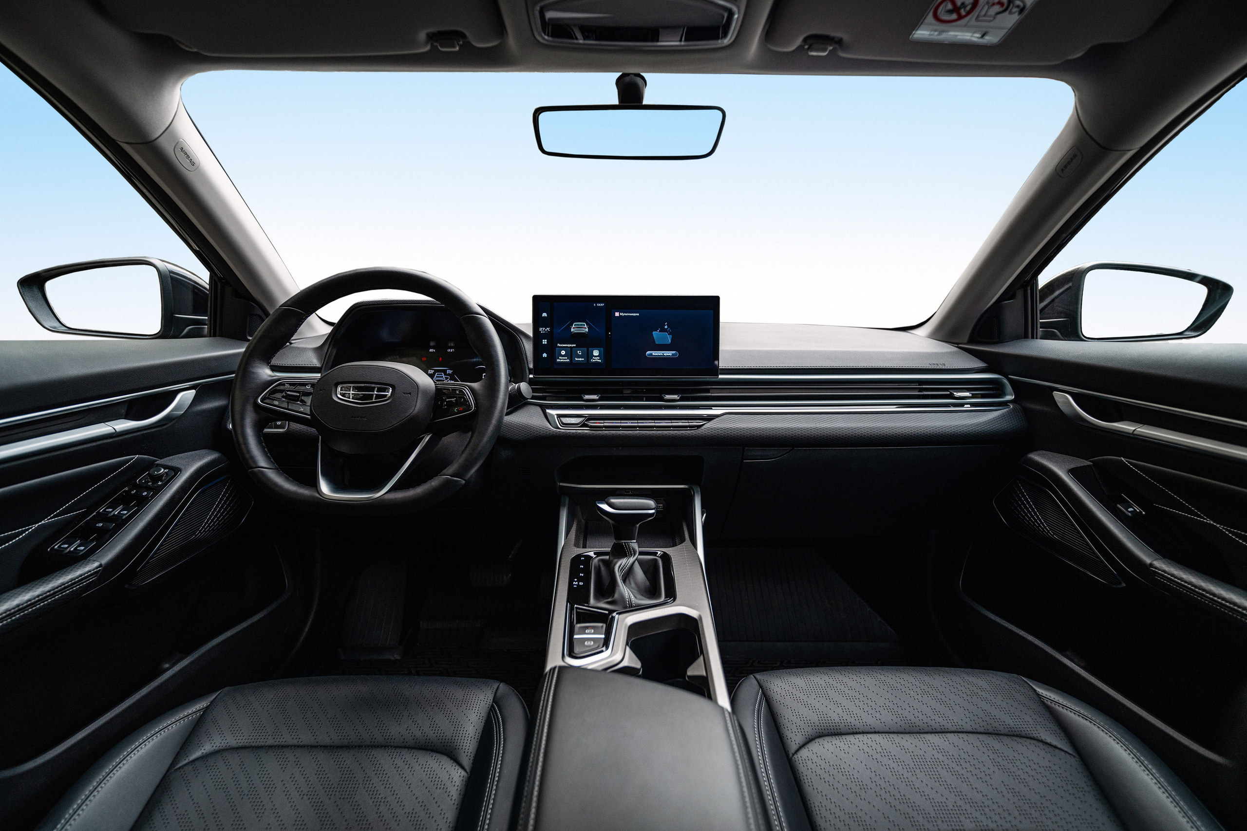 Geely Emgrand 2025. Рекламный и портретный фотограф в Алматы, обучение для фотографов — Равиль Абушаев