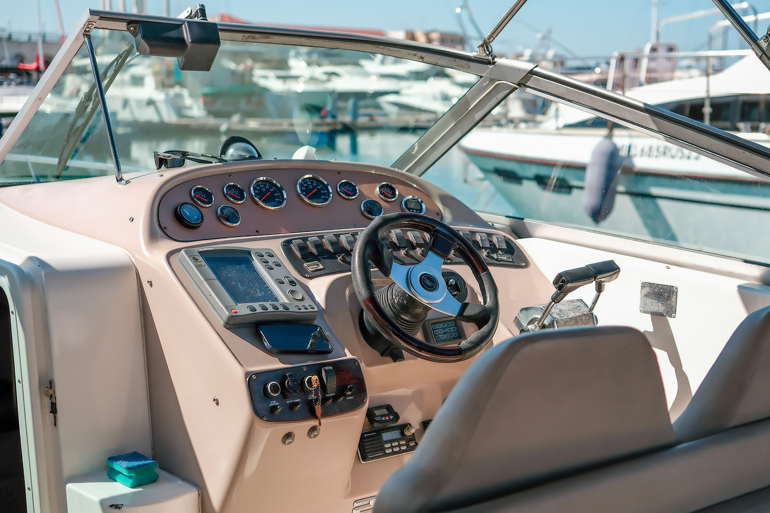 Катер Визит Аренда Яхты в Сочи Яхтанаморе YACHTNAMORE