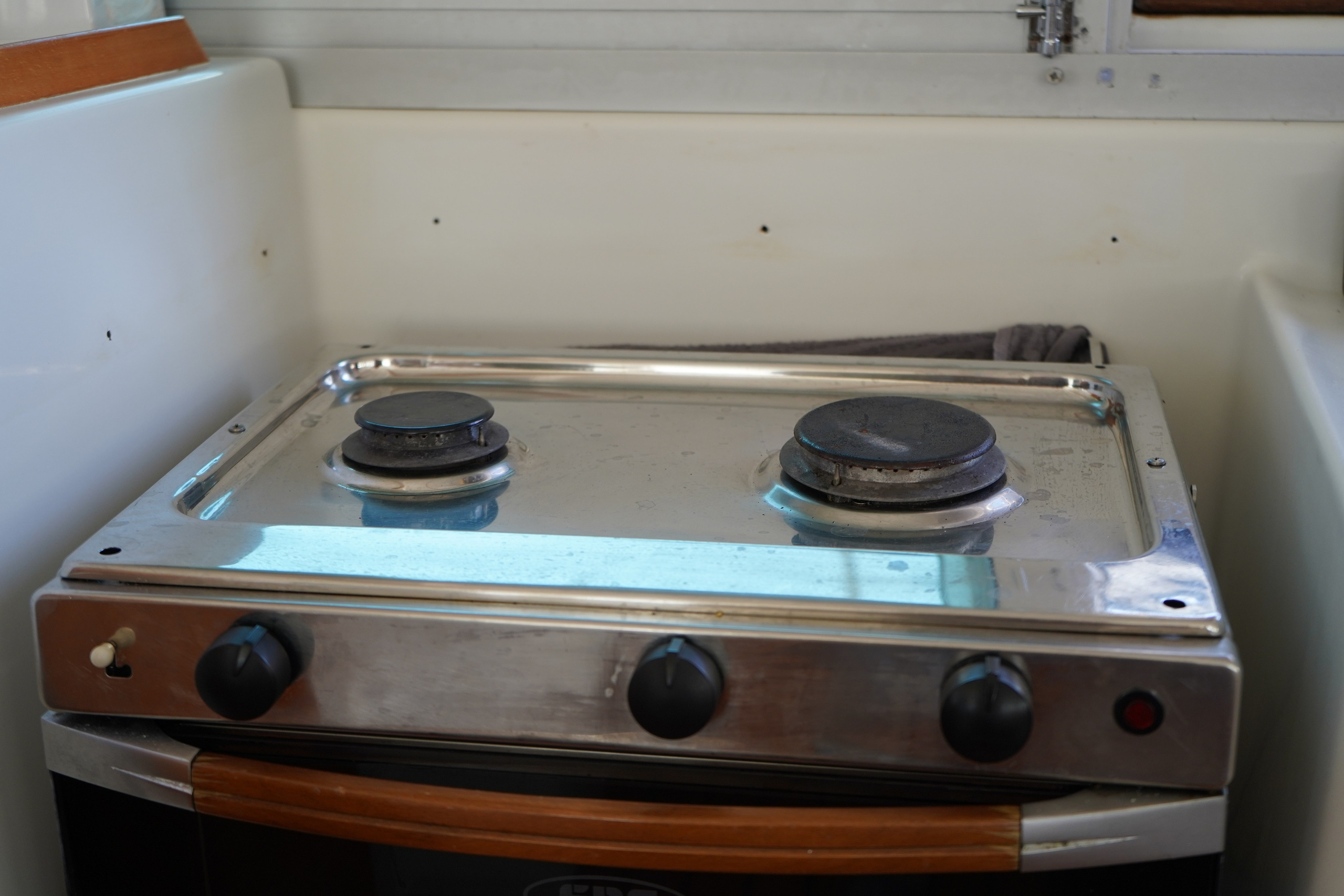 Катамаран Скарлетт о Хара Аренда Яхты в Сочи Яхтанаморе YACHTANAMORE