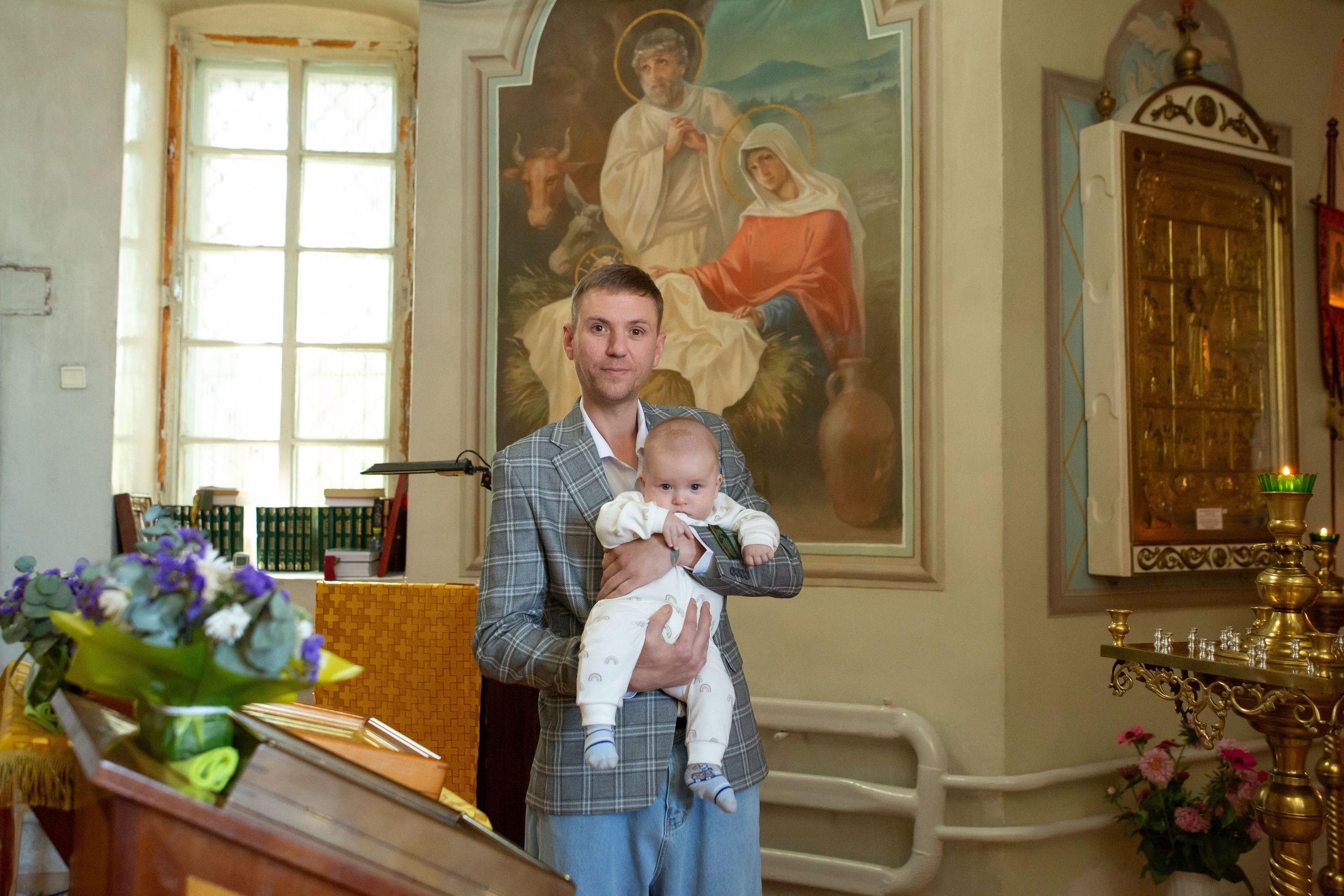 Крещение двух братьев. Храм Успения Пресвятой Богородицы. Семейный и детский фотограф Анна Петракова