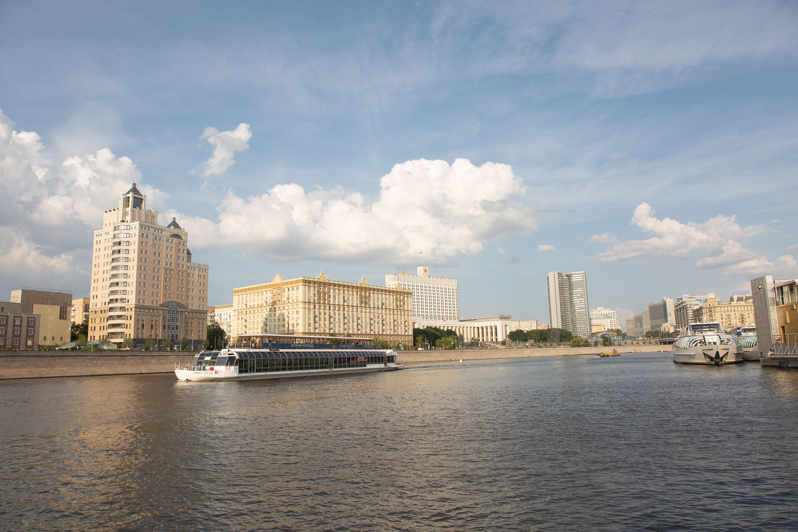 Dubai Vibes Intourist Cruise Party. Семейный и детский фотограф Анна Петракова