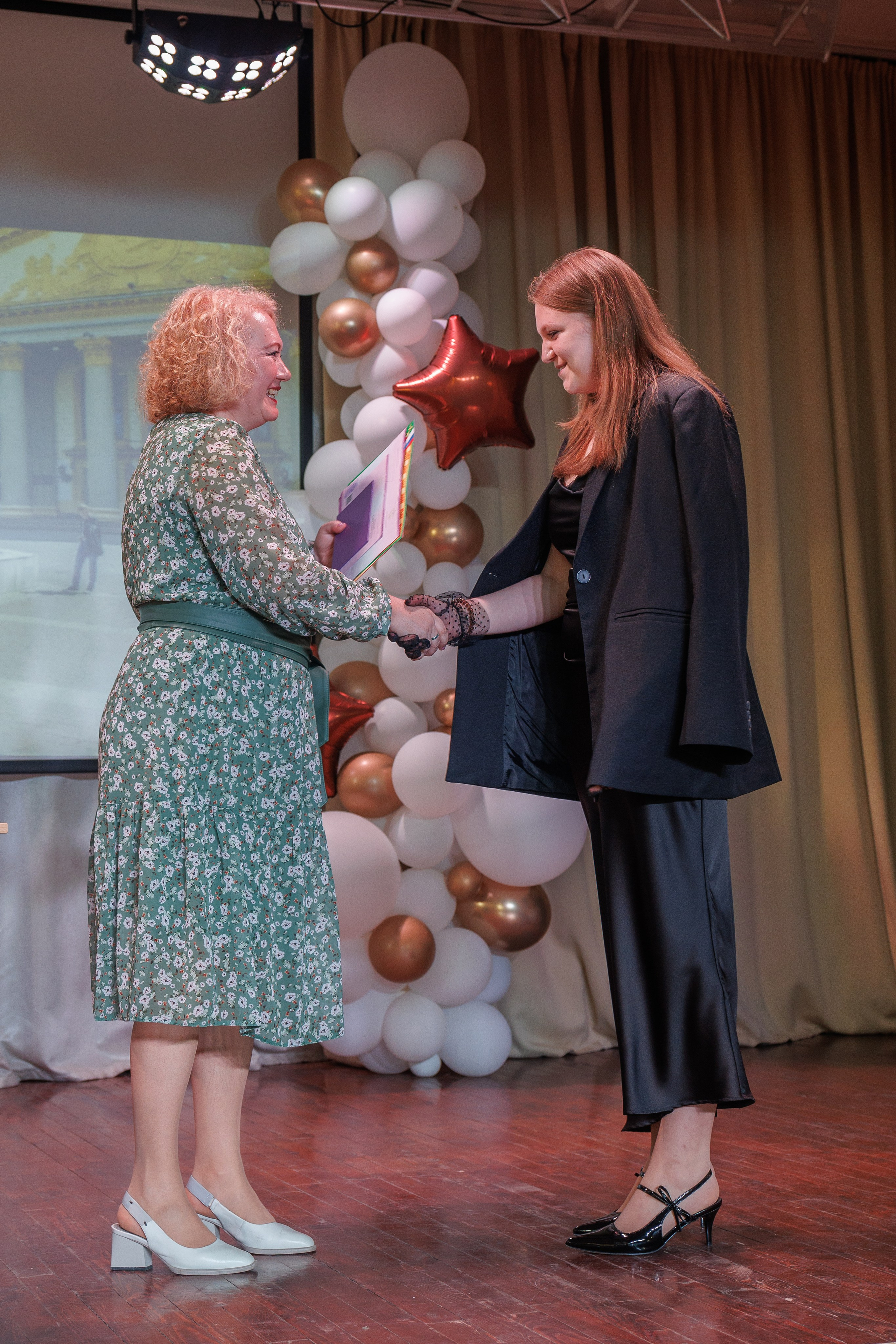 Вручение аттестатов. Свадебный и семейный фотограф в Новосибирске Ирина Дорошкова