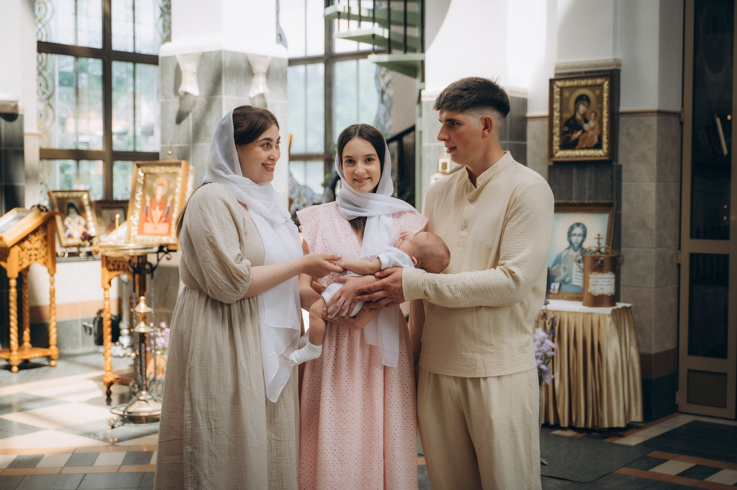 Крещение Арсения (Дом Милосердия). Семейный фотограф в Минске Дарья Дреко