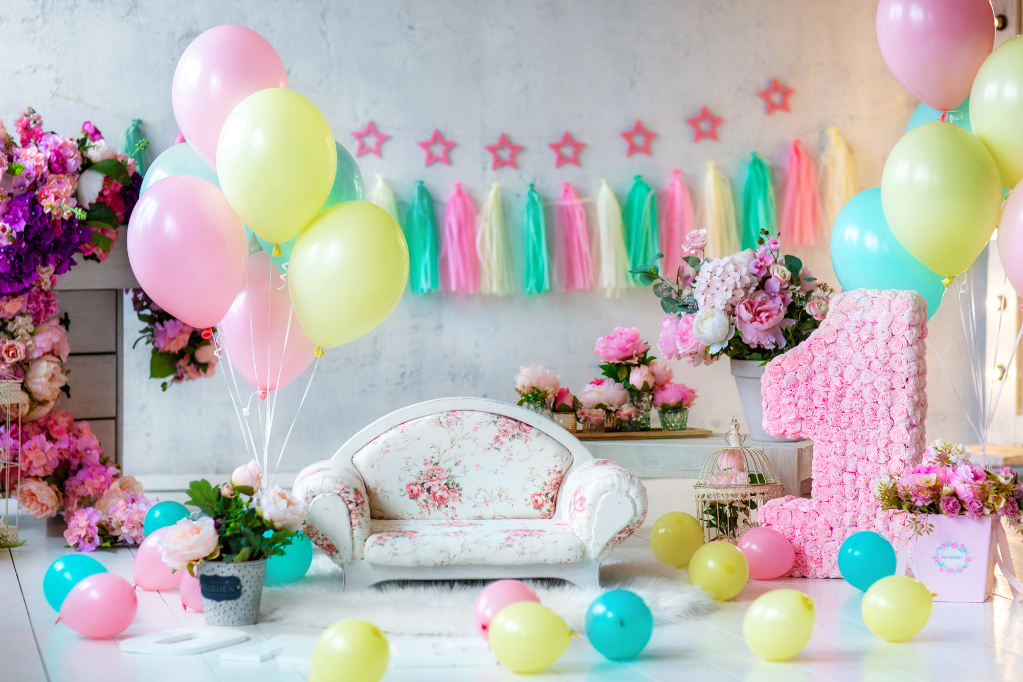 Фотозона на один годик девочке. Фотосессия на День Рождения от Леонардо Бамбино