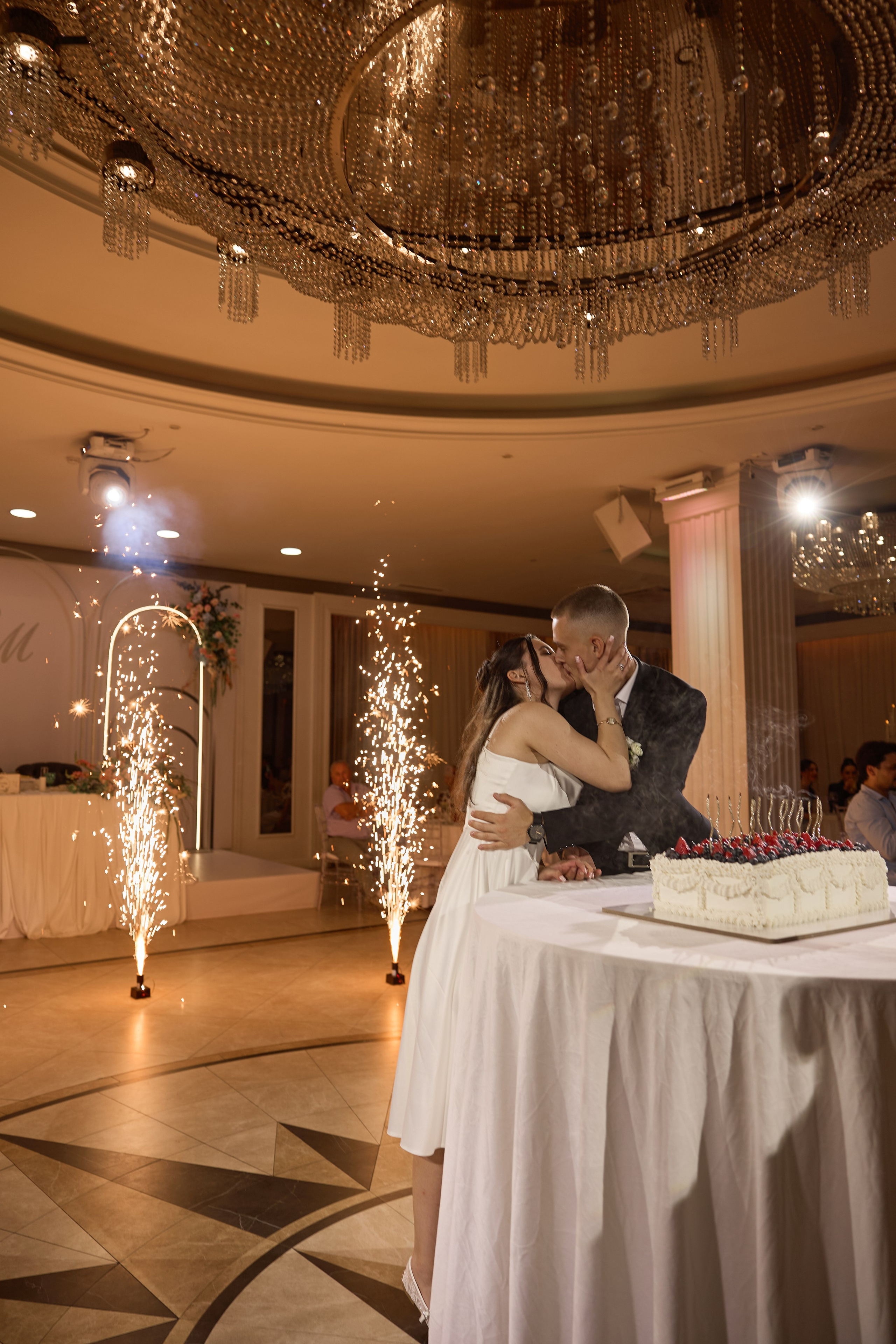Всеволод и Мадина эмоционально. Kharchenkotatianaweddingphoto