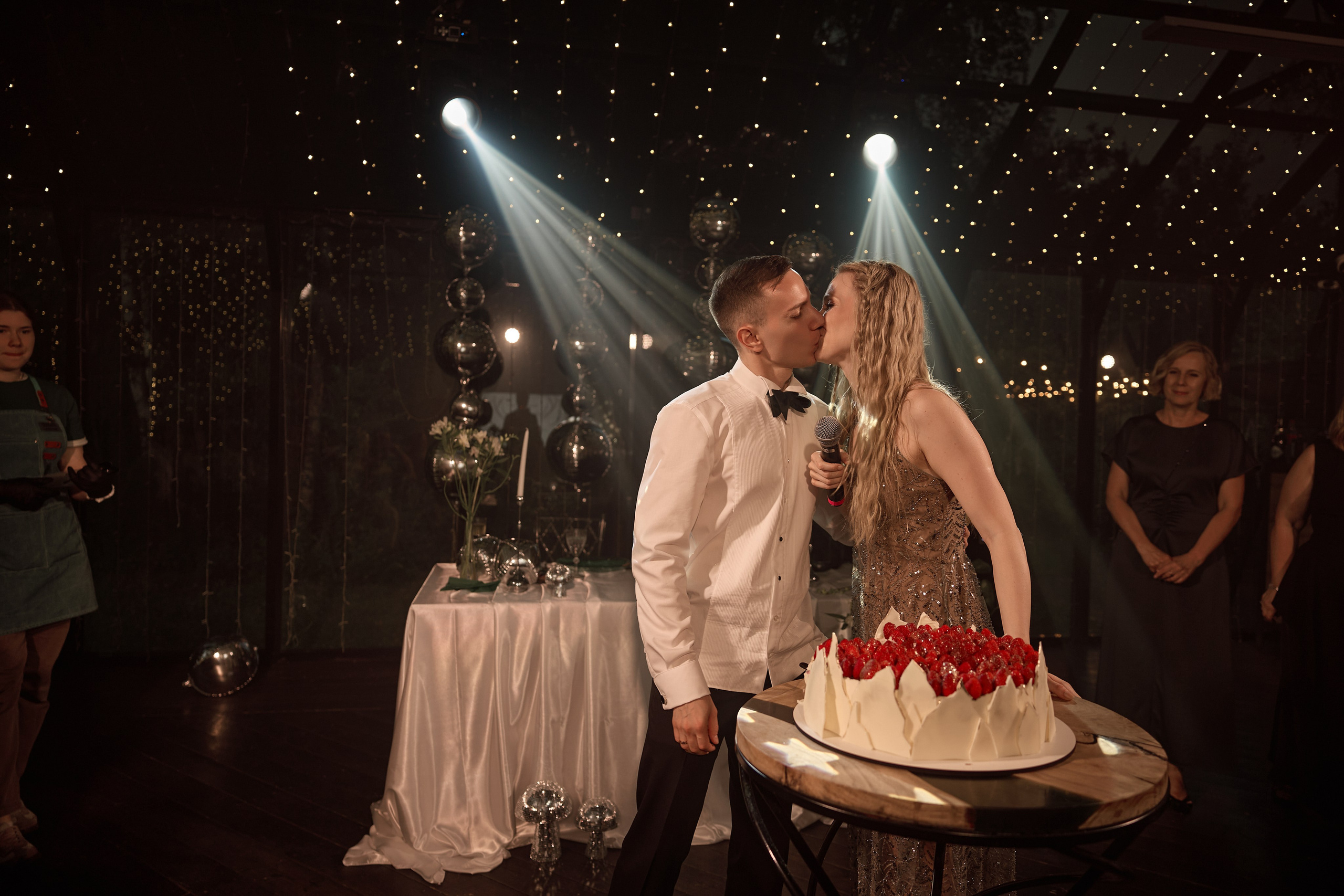 Roman & Julia Green House. Kharchenkotatianaweddingphoto