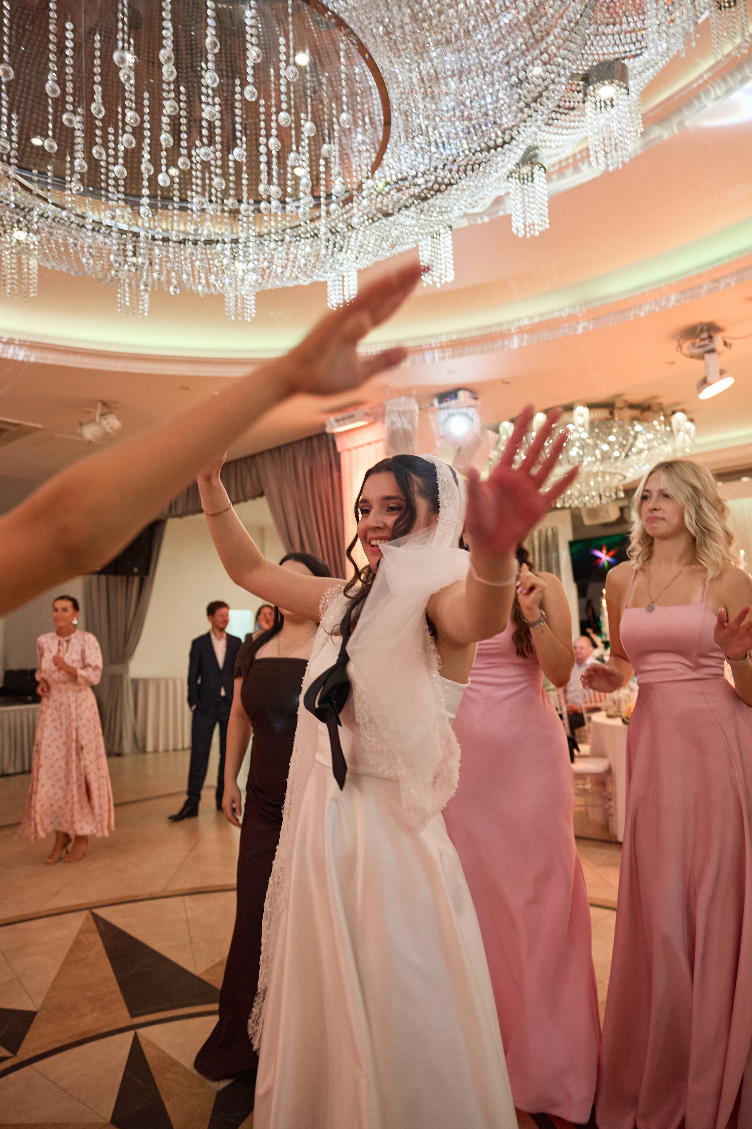 Всеволод и Мадина эмоционально. Kharchenkotatianaweddingphoto