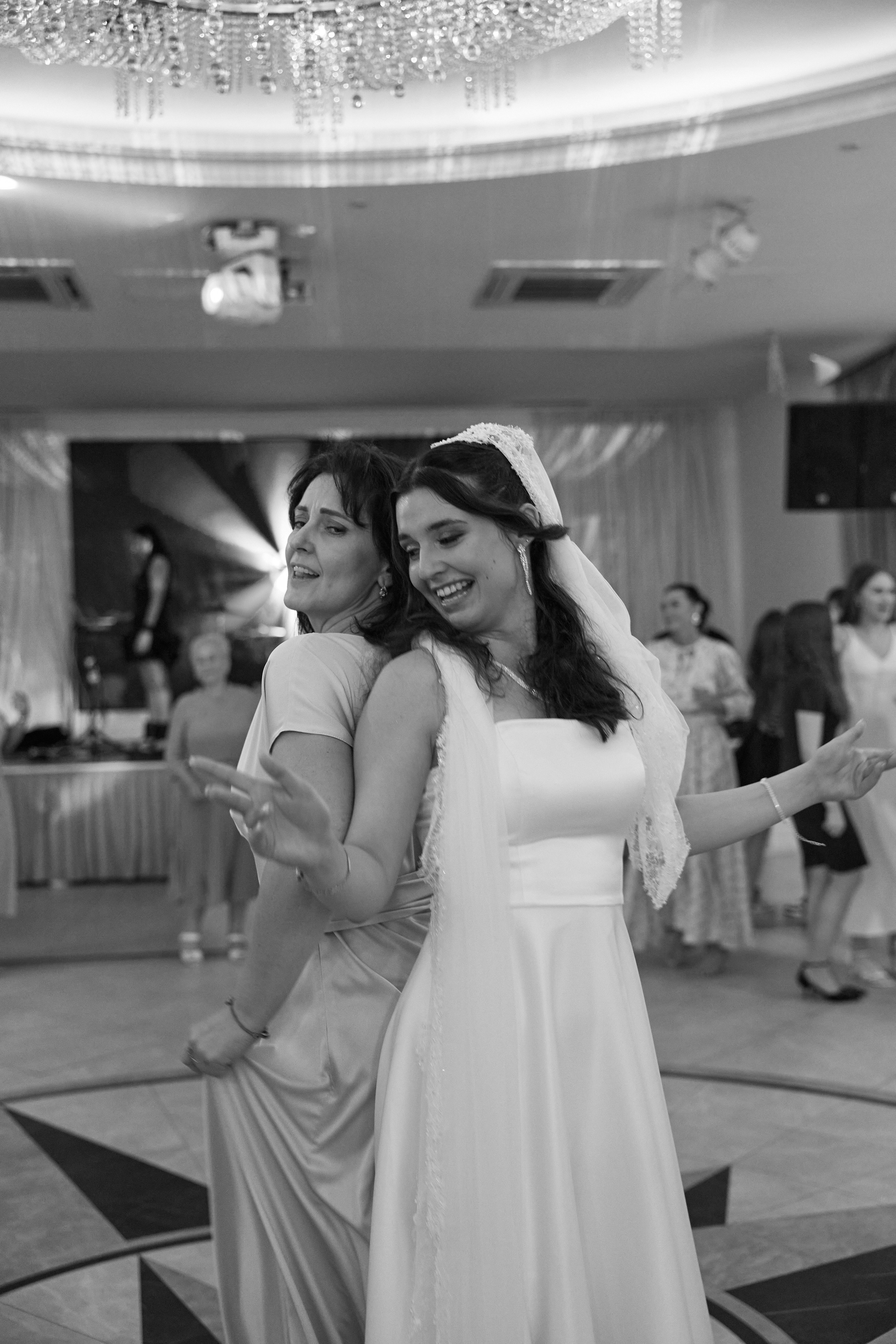 Всеволод и Мадина эмоционально. Kharchenkotatianaweddingphoto