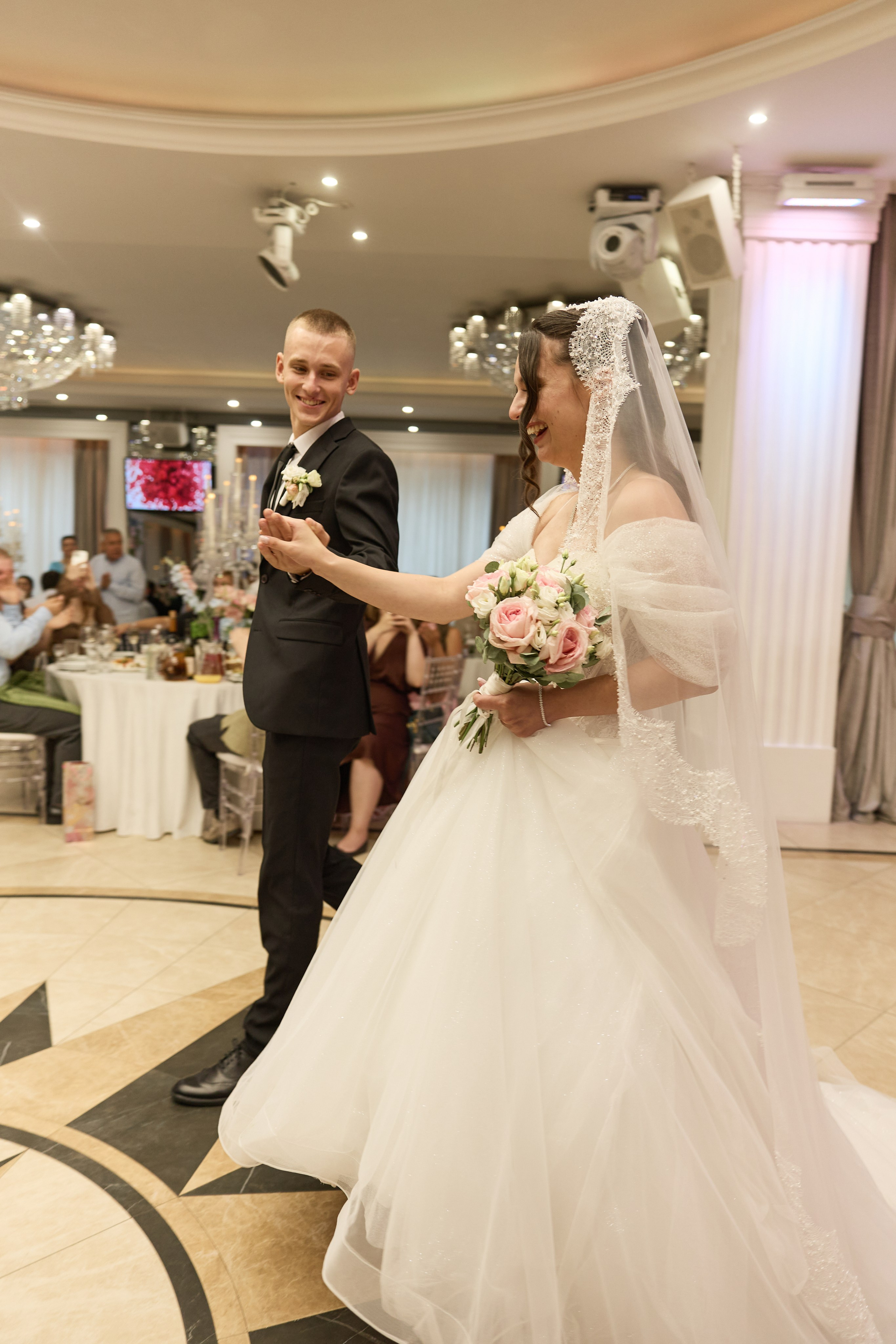 Всеволод и Мадина эмоционально. Kharchenkotatianaweddingphoto