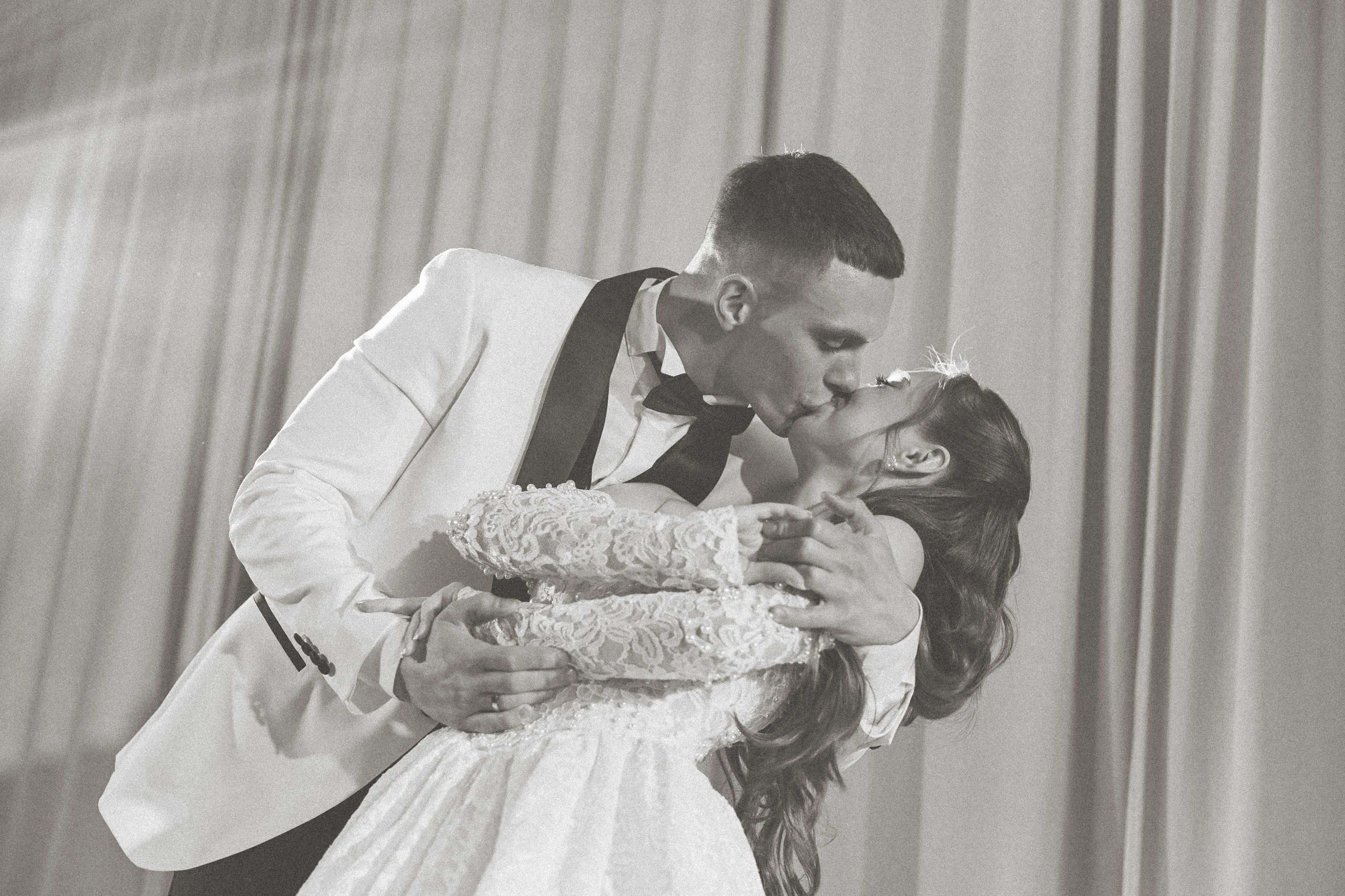 Тимофей и Виолетта самые самые нежные чувства. Kharchenkotatianaweddingphoto
