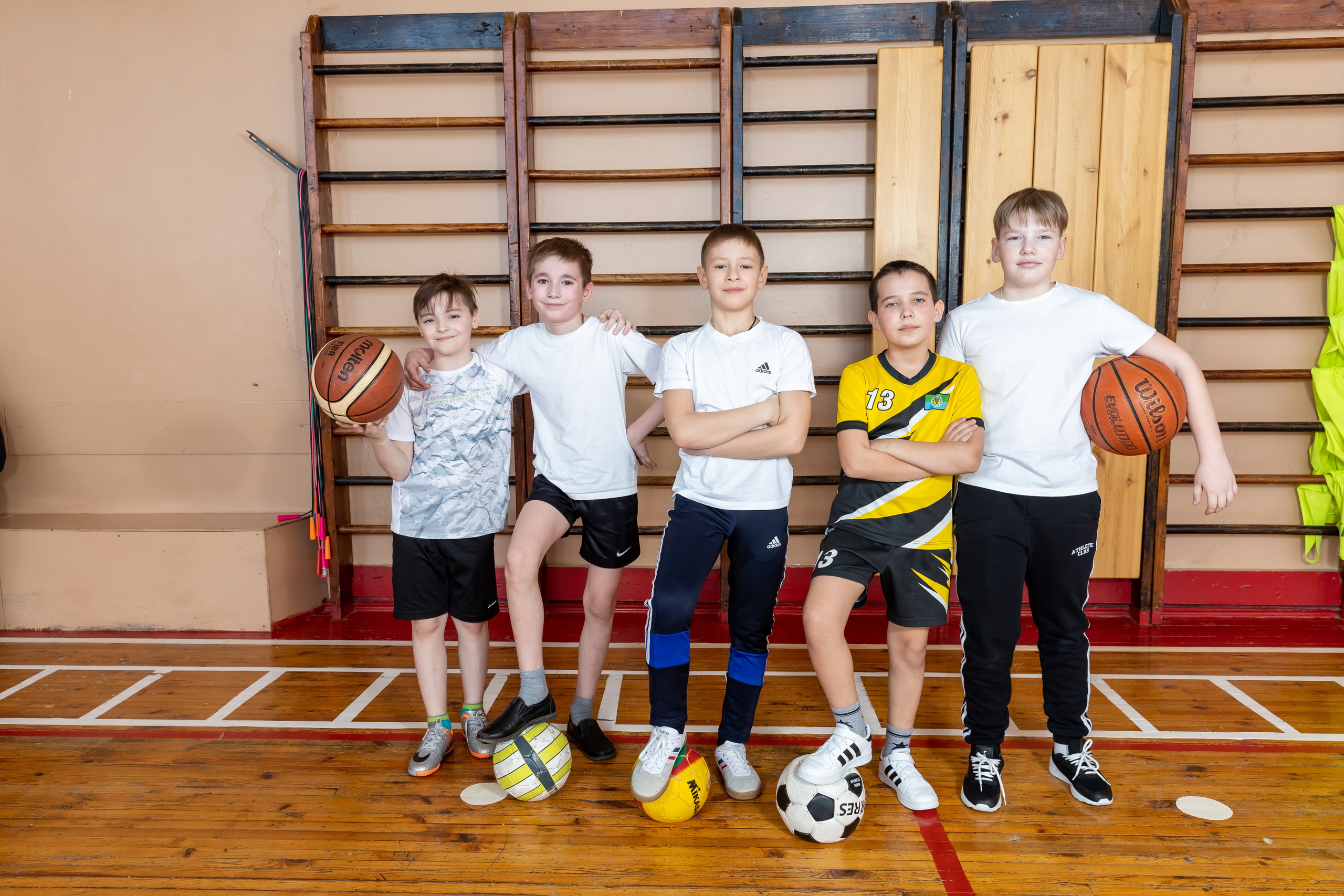 Примеры фото НАЧАЛЬНЫЕ КЛАССЫ. Фотограф Радужный ХМАО, Школьный фотограф, семейный фотограф, выпускной альбом