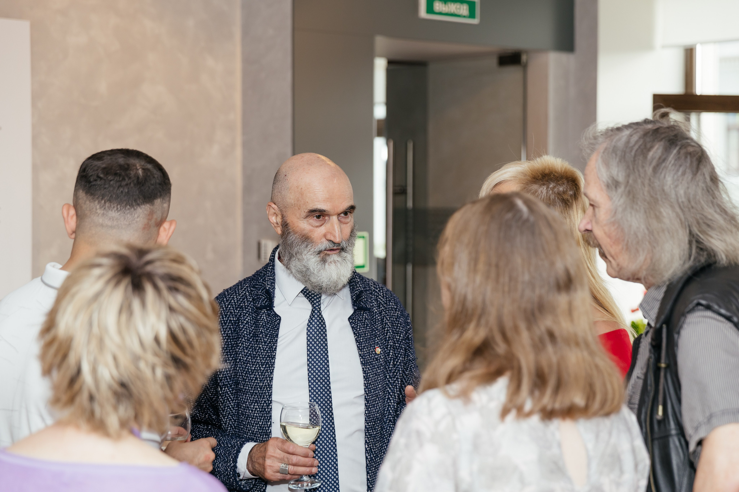 Выставка Лиры Алборовой «Цвет — это я». Свадебный и репортажный фотограф в Санкт-Петербурге Николай Голованов