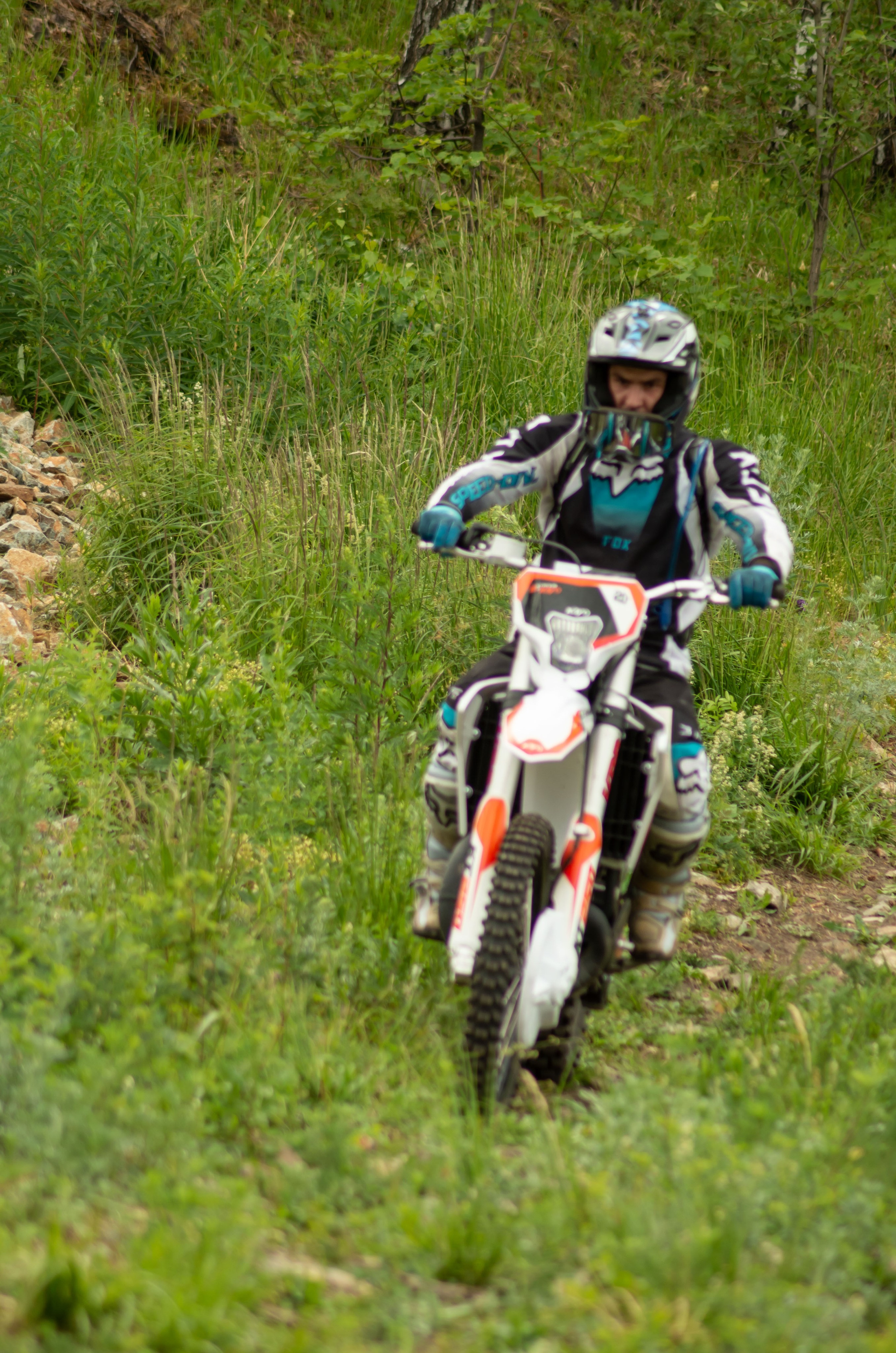 Мужской портрет: мотоцикл. Фотограф Марина Доглядная Челябинск фотосессии с лошадьми, мотоциклами