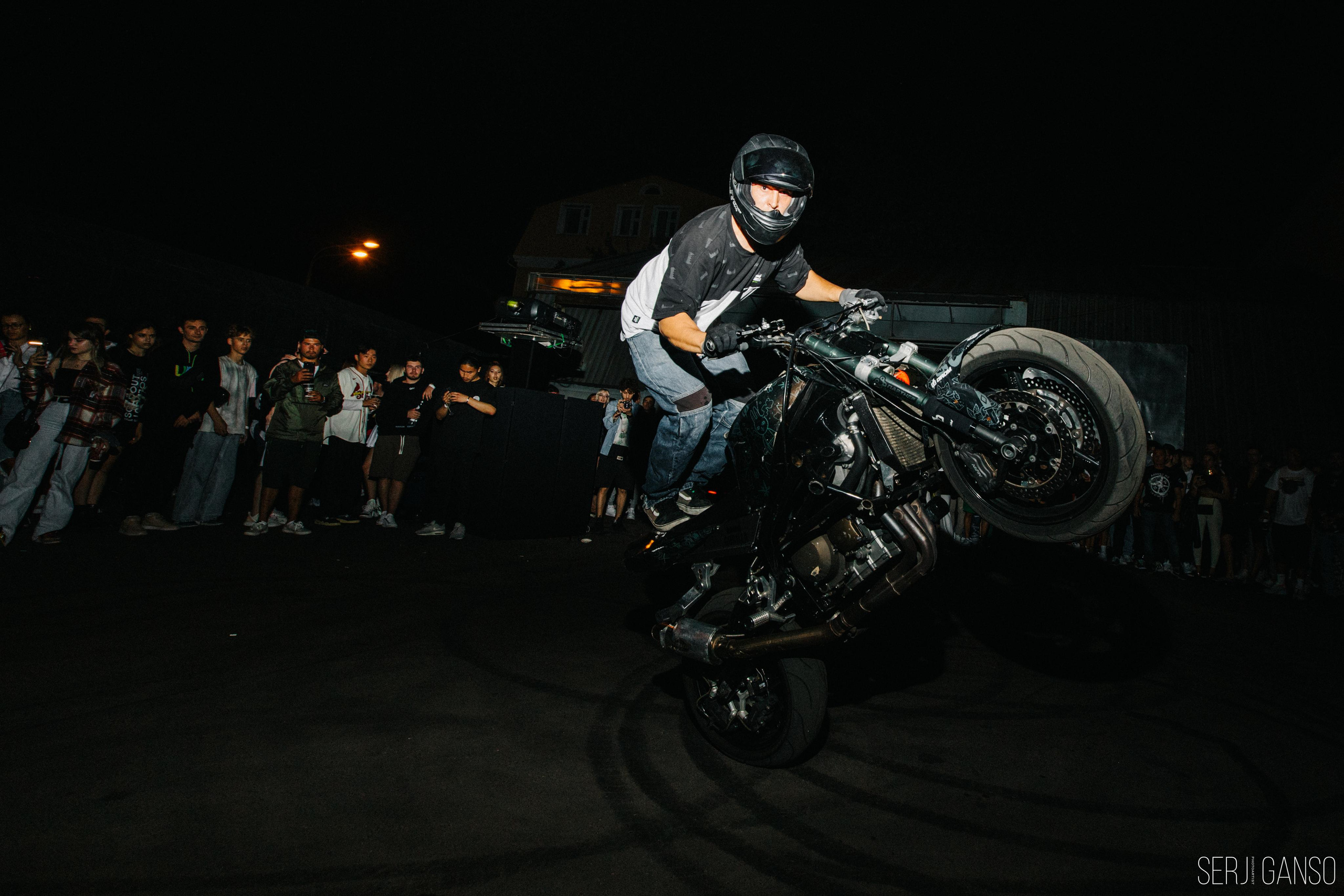 BASEMENT. Фотограф Serj Ganso