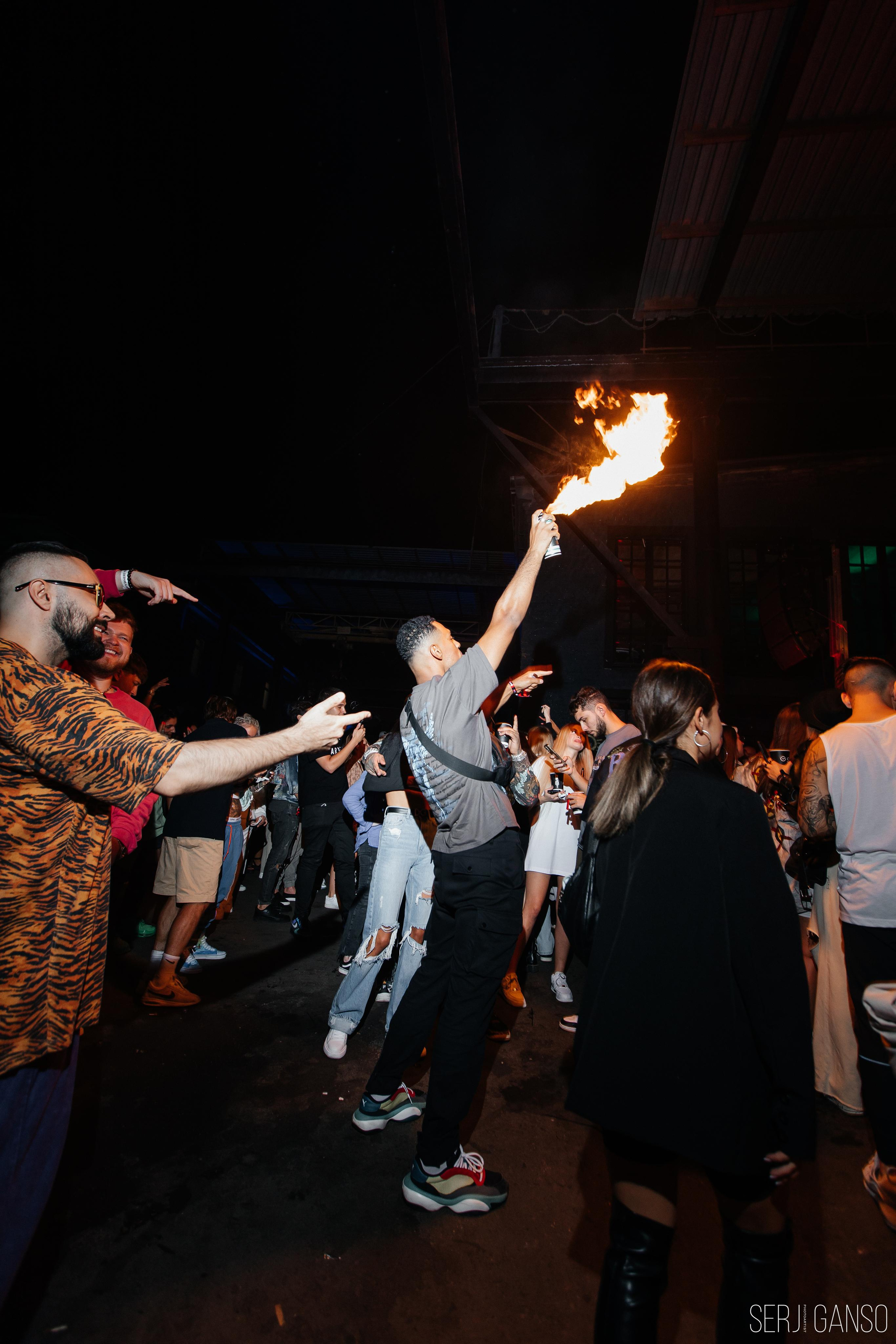 BASEMENT. Фотограф Serj Ganso