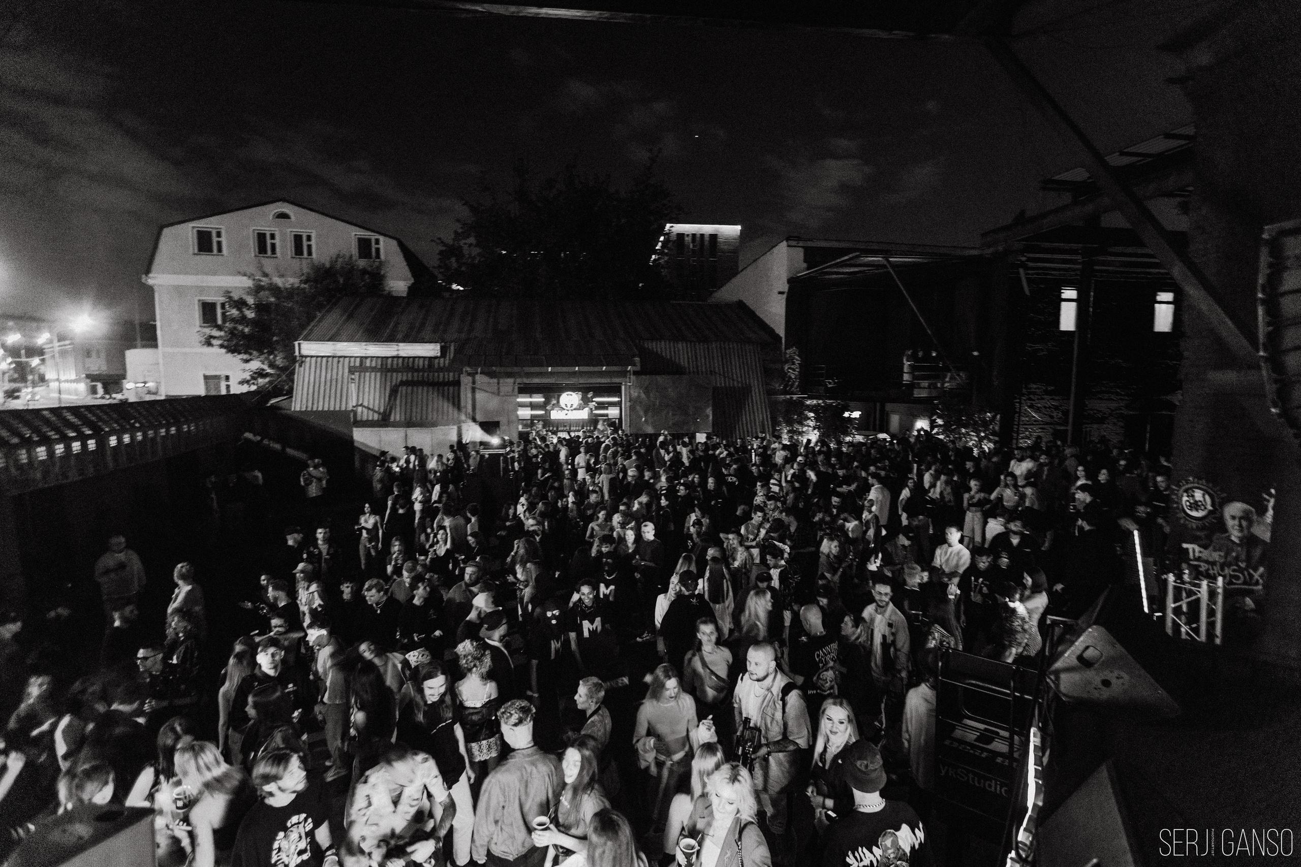 BASEMENT. Фотограф Serj Ganso